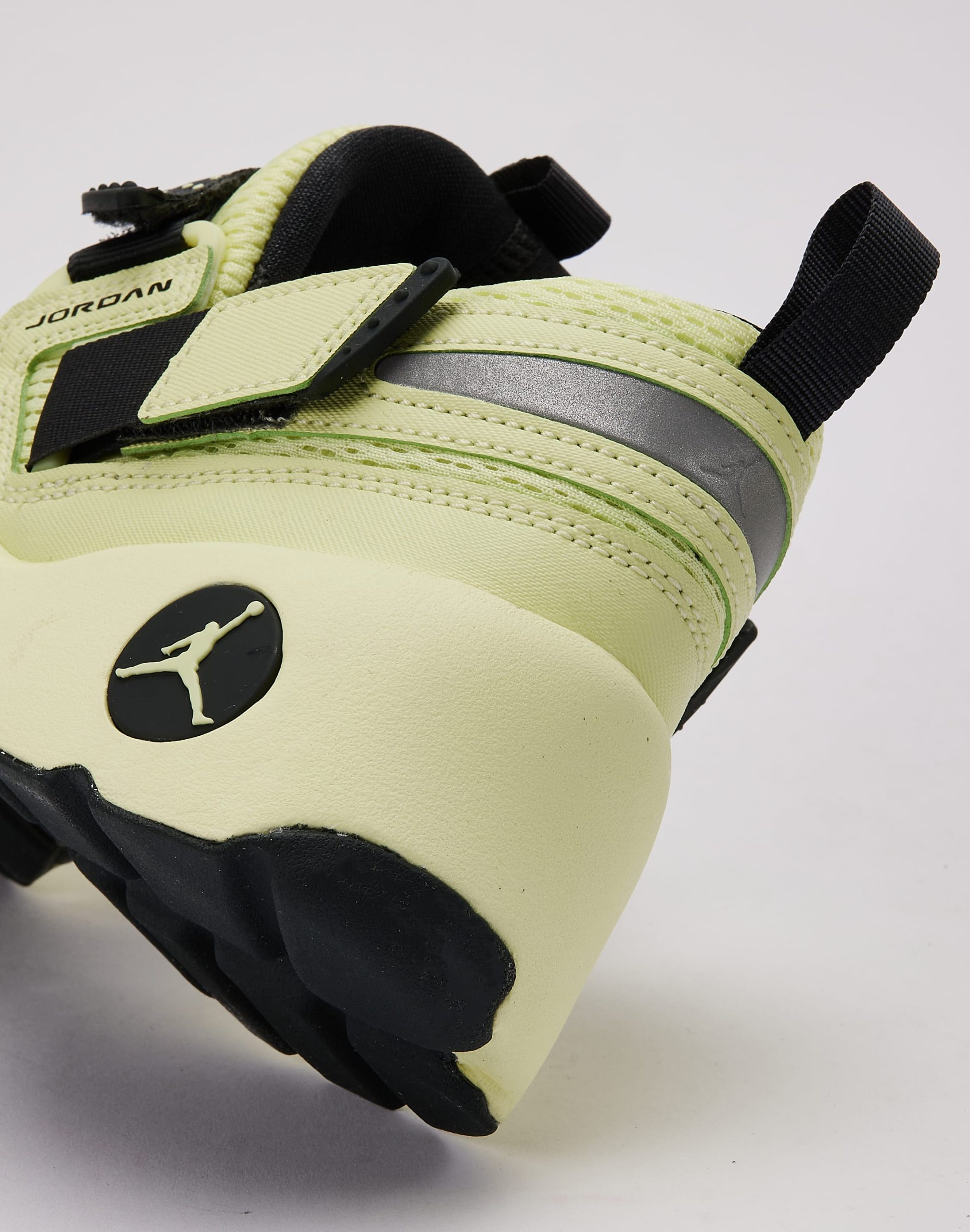 Jordan Trunner LX - Image 5