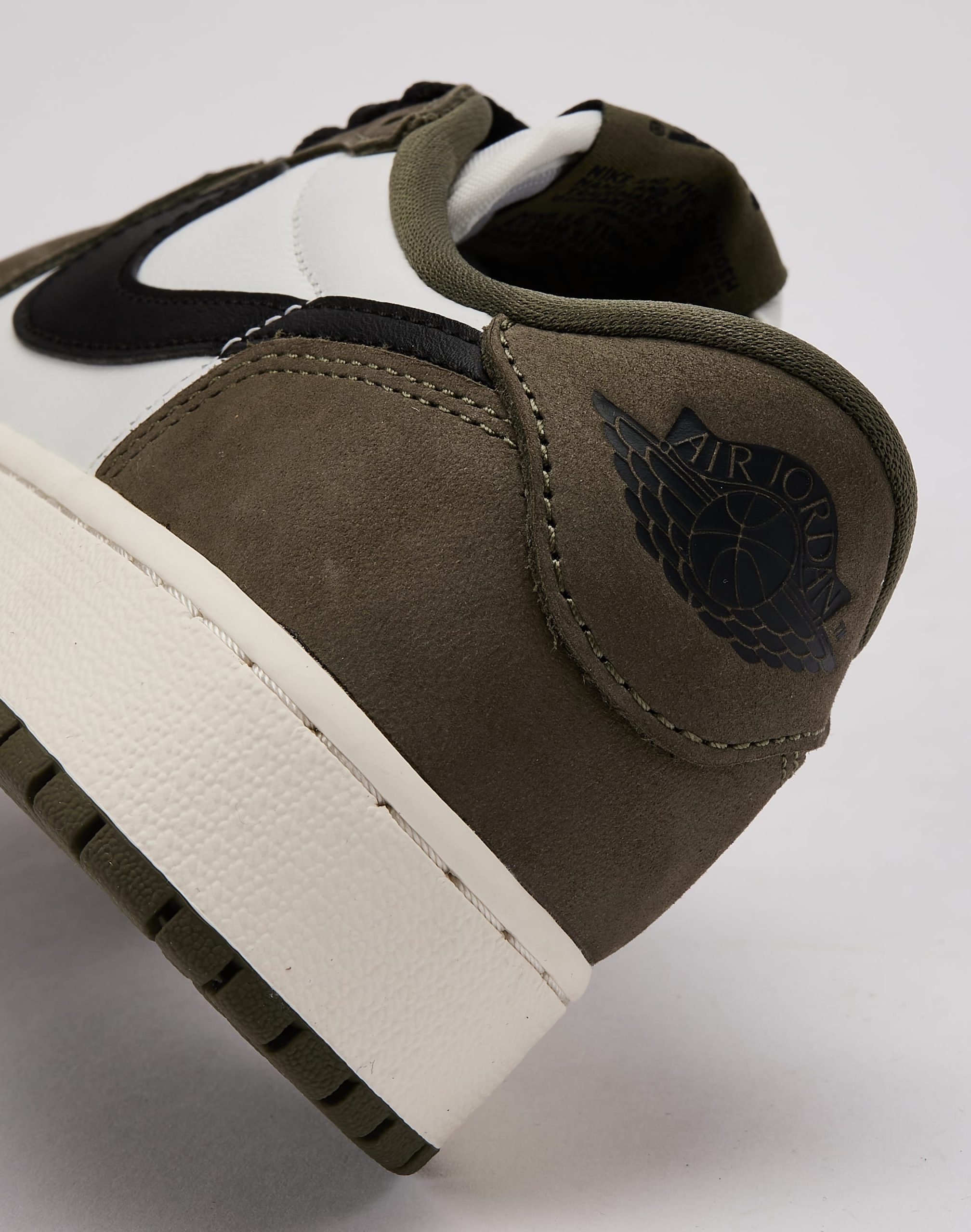 Jordan Air Jordan 1 Retro Low 'Medium Olive' Grade-School - Image 5