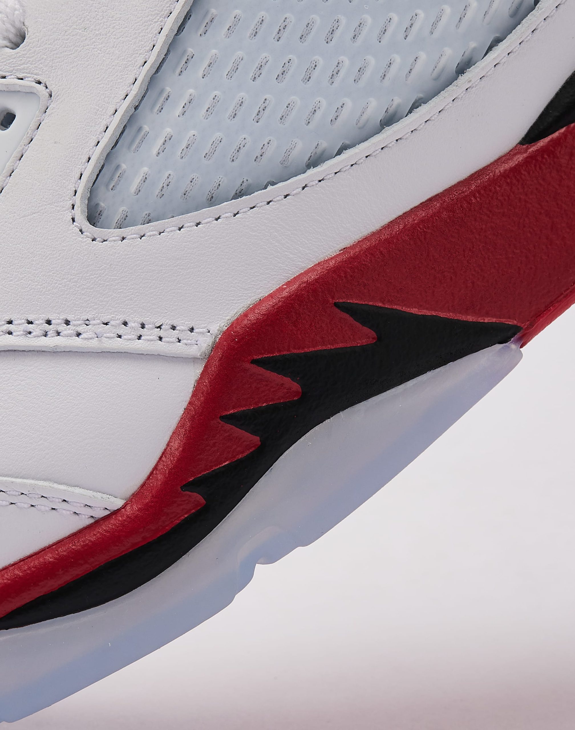Jordan Air Jordan 5 Retro 'Fire Red Black Tongue' - Image 6