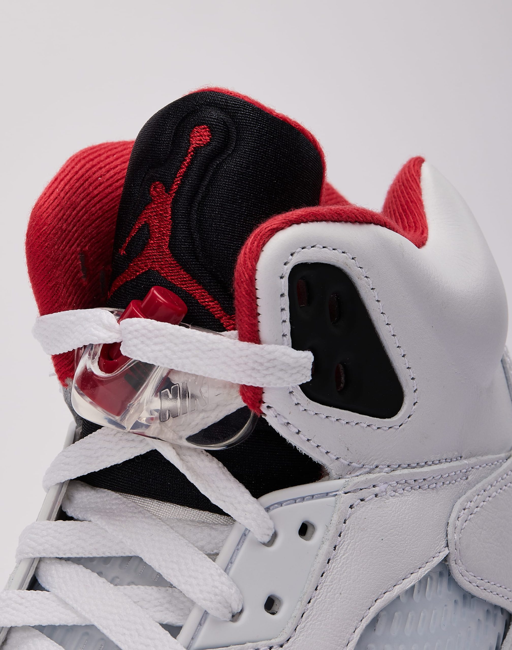 Jordan Air Jordan 5 Retro 'Fire Red Black Tongue' - Image 7