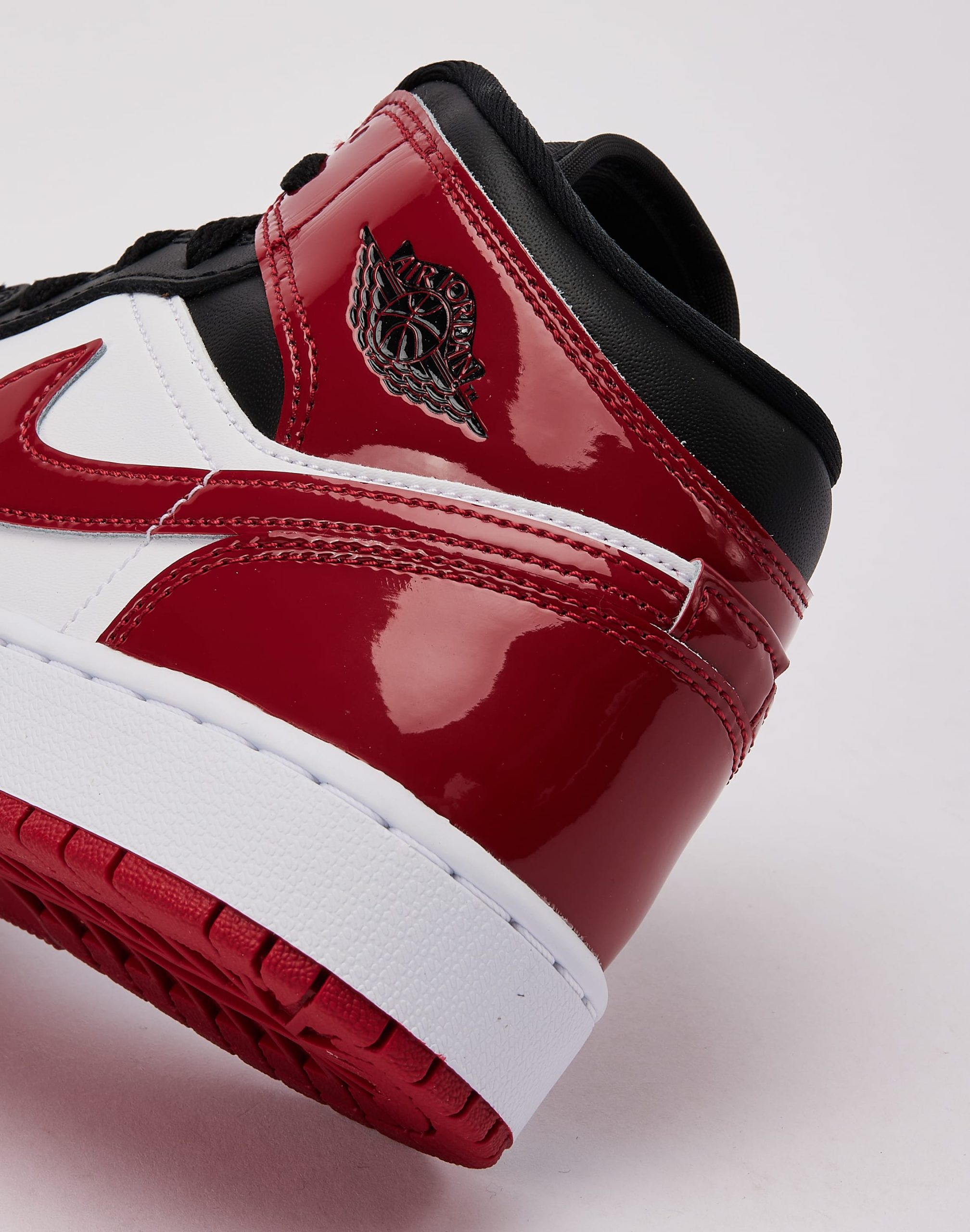 Jordan Air Jordan 1 Mid SE Grade-School - Image 5