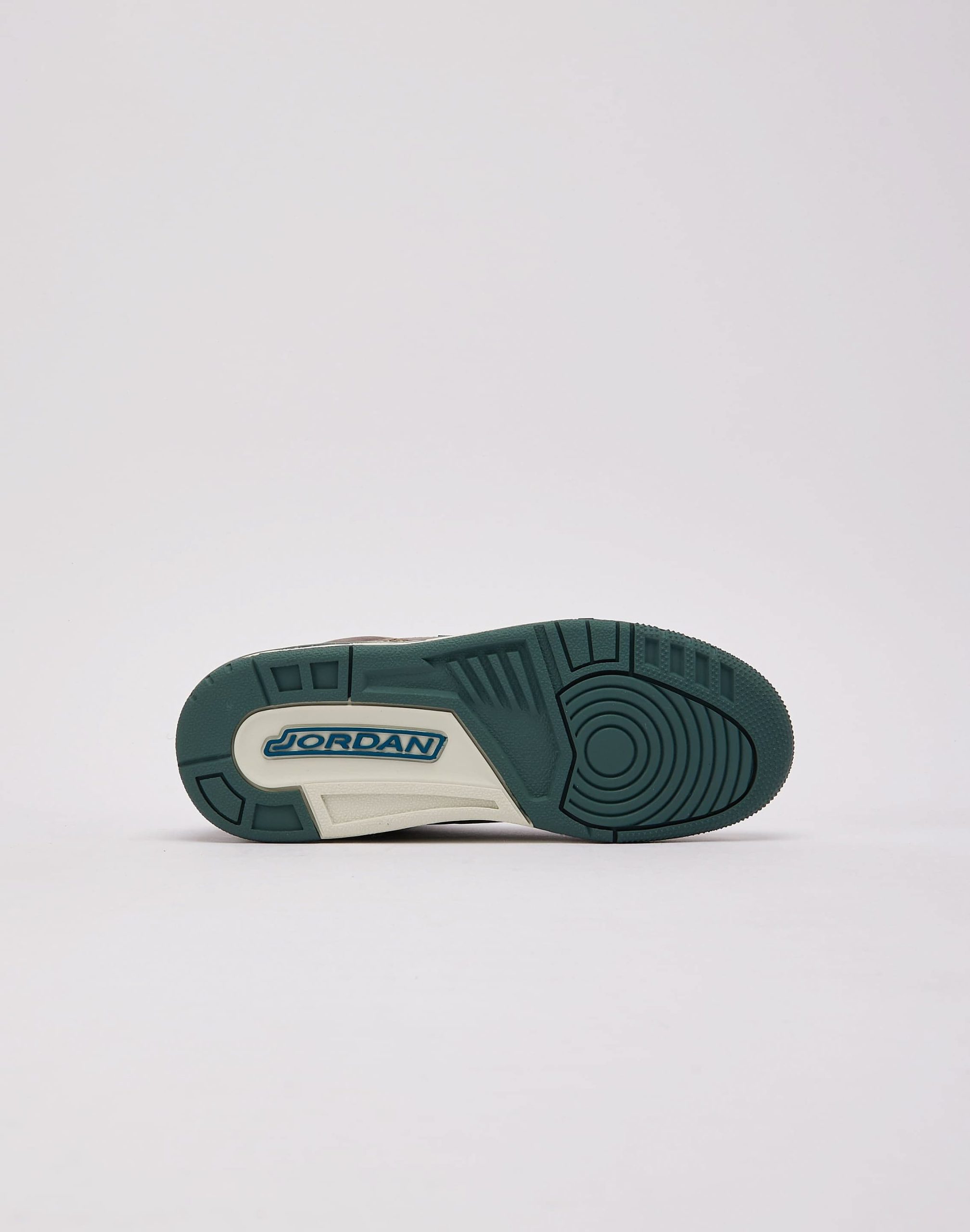 Jordan Air Jordan 3 Retro 'We Outside' Grade-School - Image 4