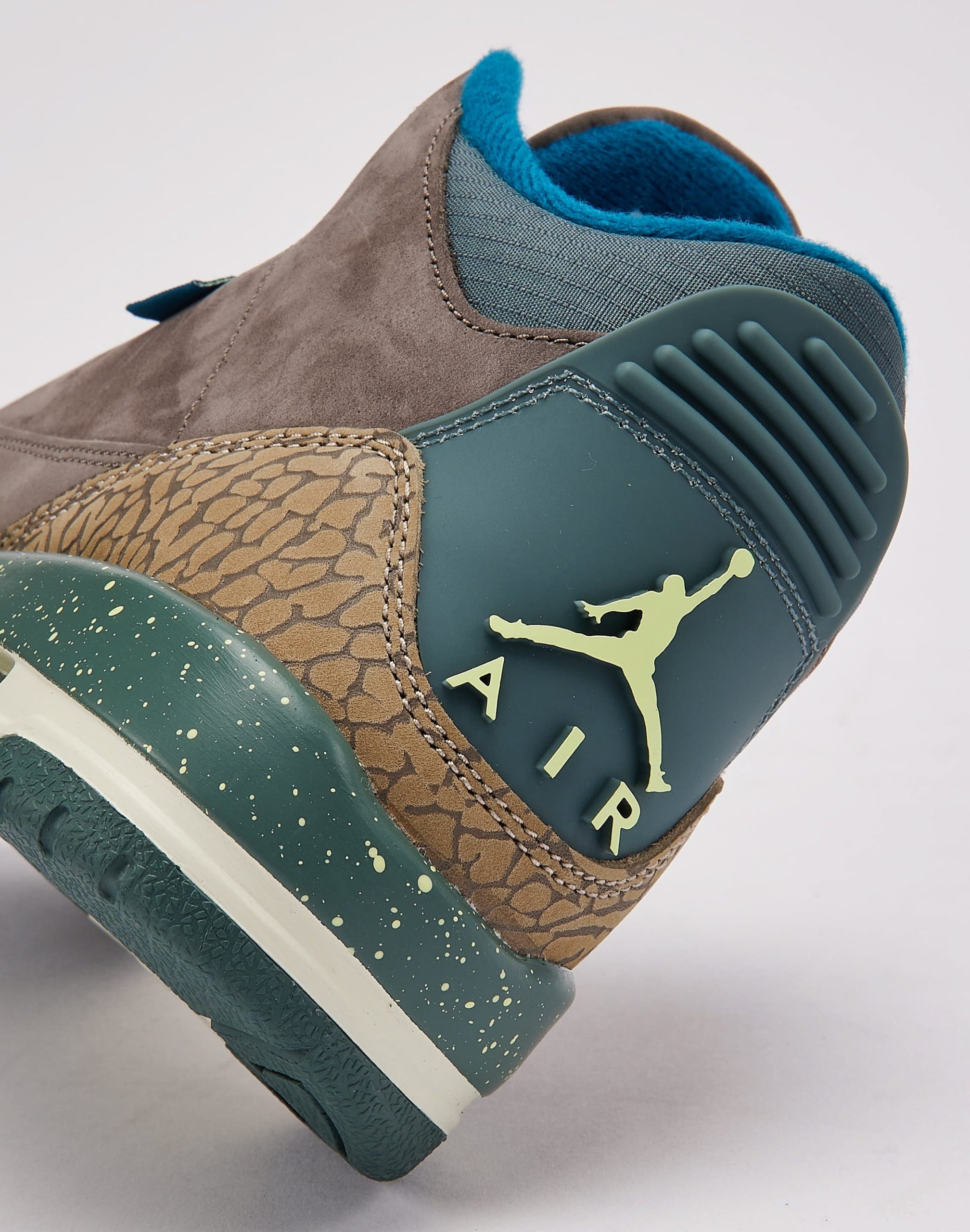 Jordan Air Jordan 3 Retro 'We Outside' Grade-School - Image 7