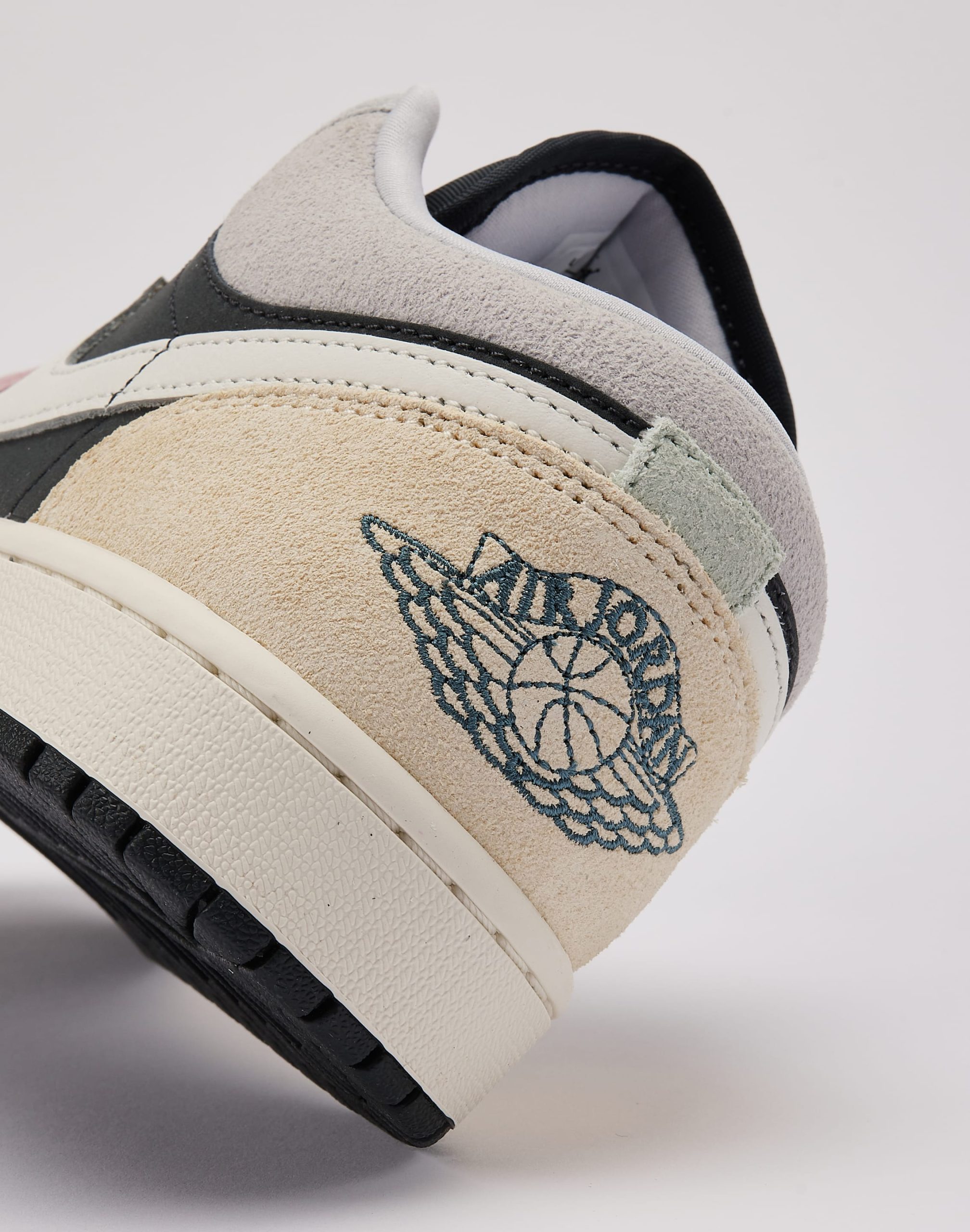Jordan Air Jordan 1 Low SE - Image 5