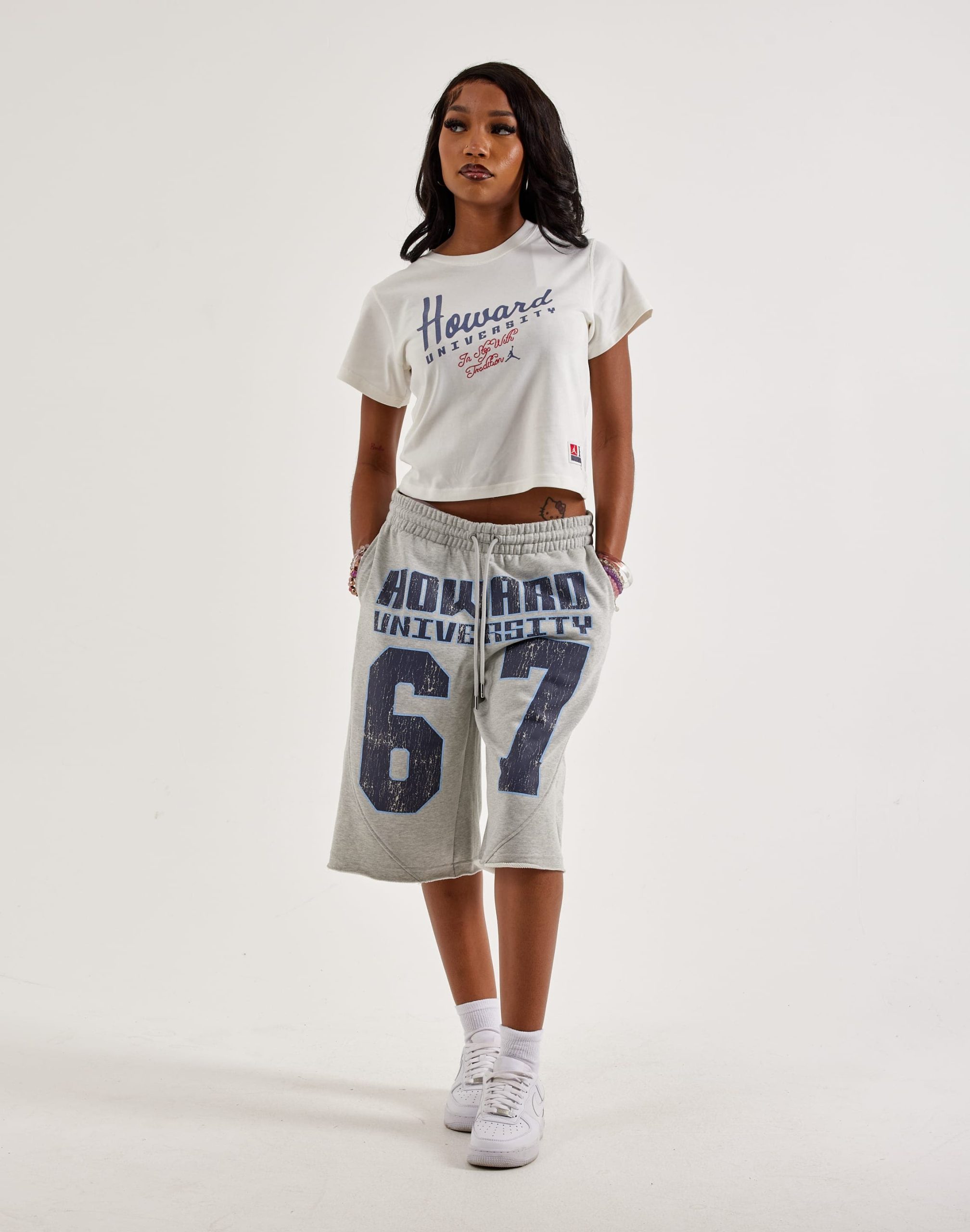 Jordan Howard University Cropped Graphic Tee - Image 4