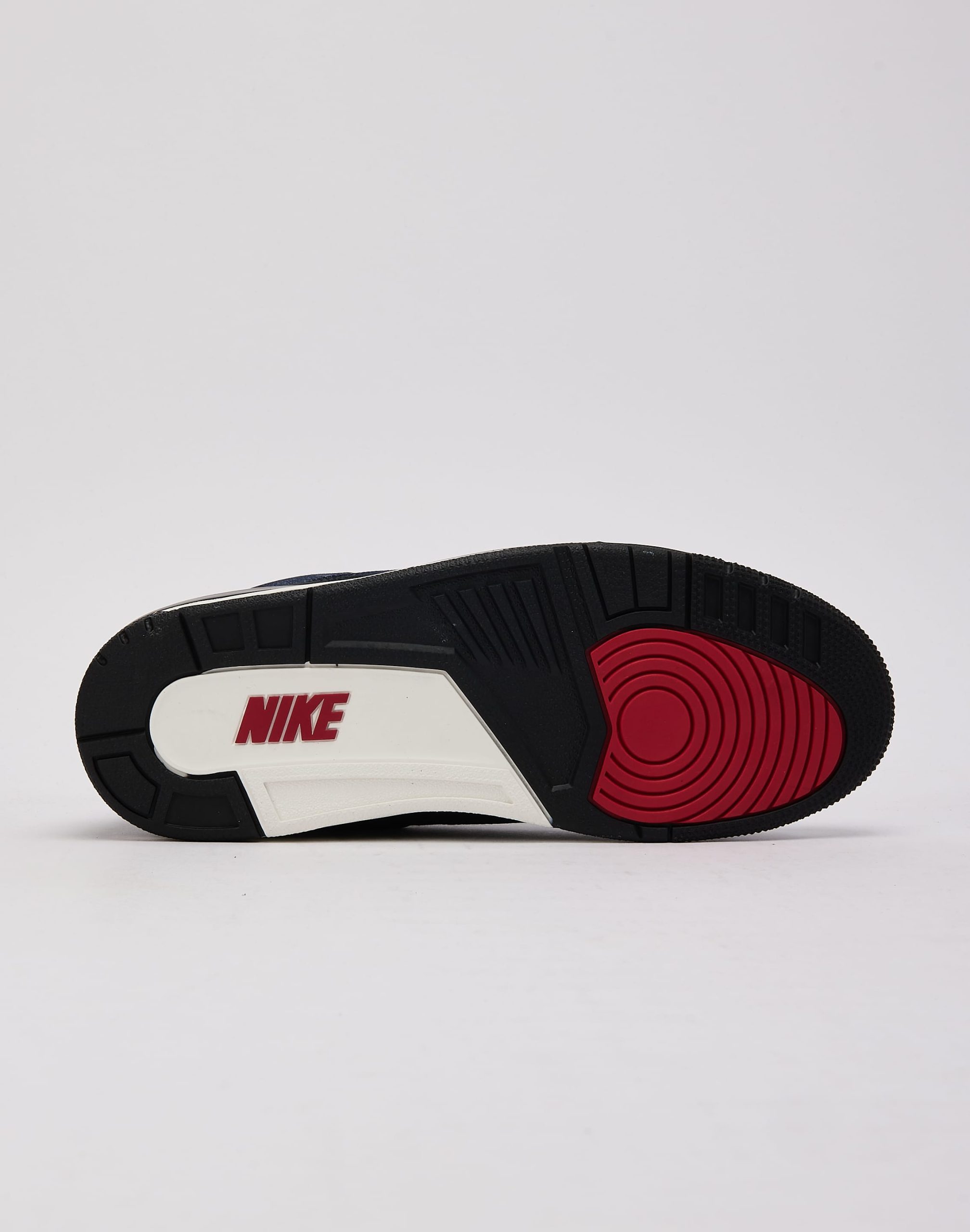 Jordan Air Jordan 3 Retro x Levi's 'Indigo and Gym Red' - Image 4