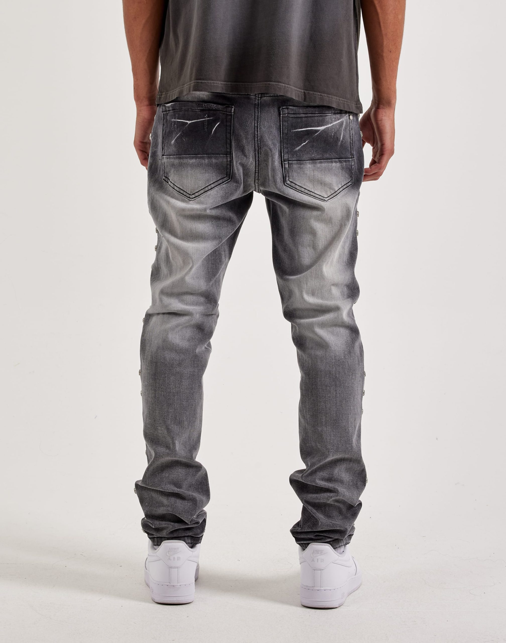 Kilogram Stacked Cross Chain Rivet Distressed Denim Jeans - Image 3