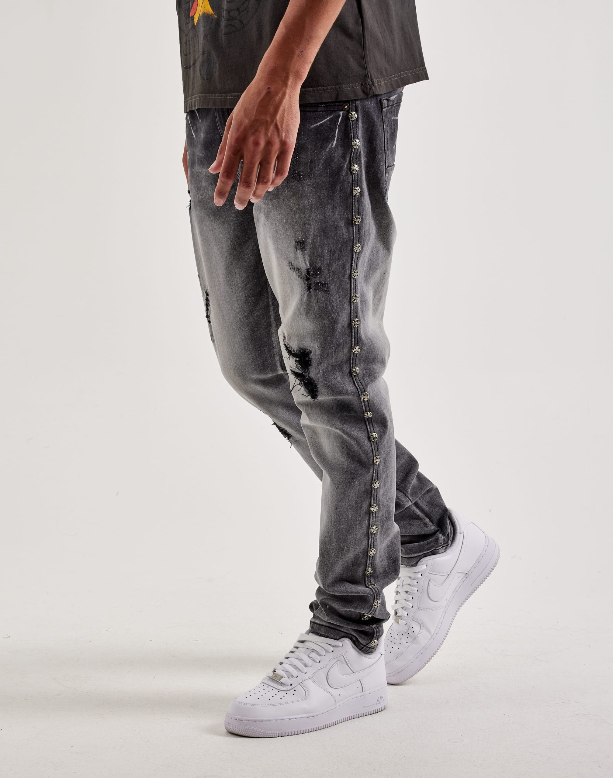 Kilogram Stacked Cross Chain Rivet Distressed Denim Jeans - Image 2