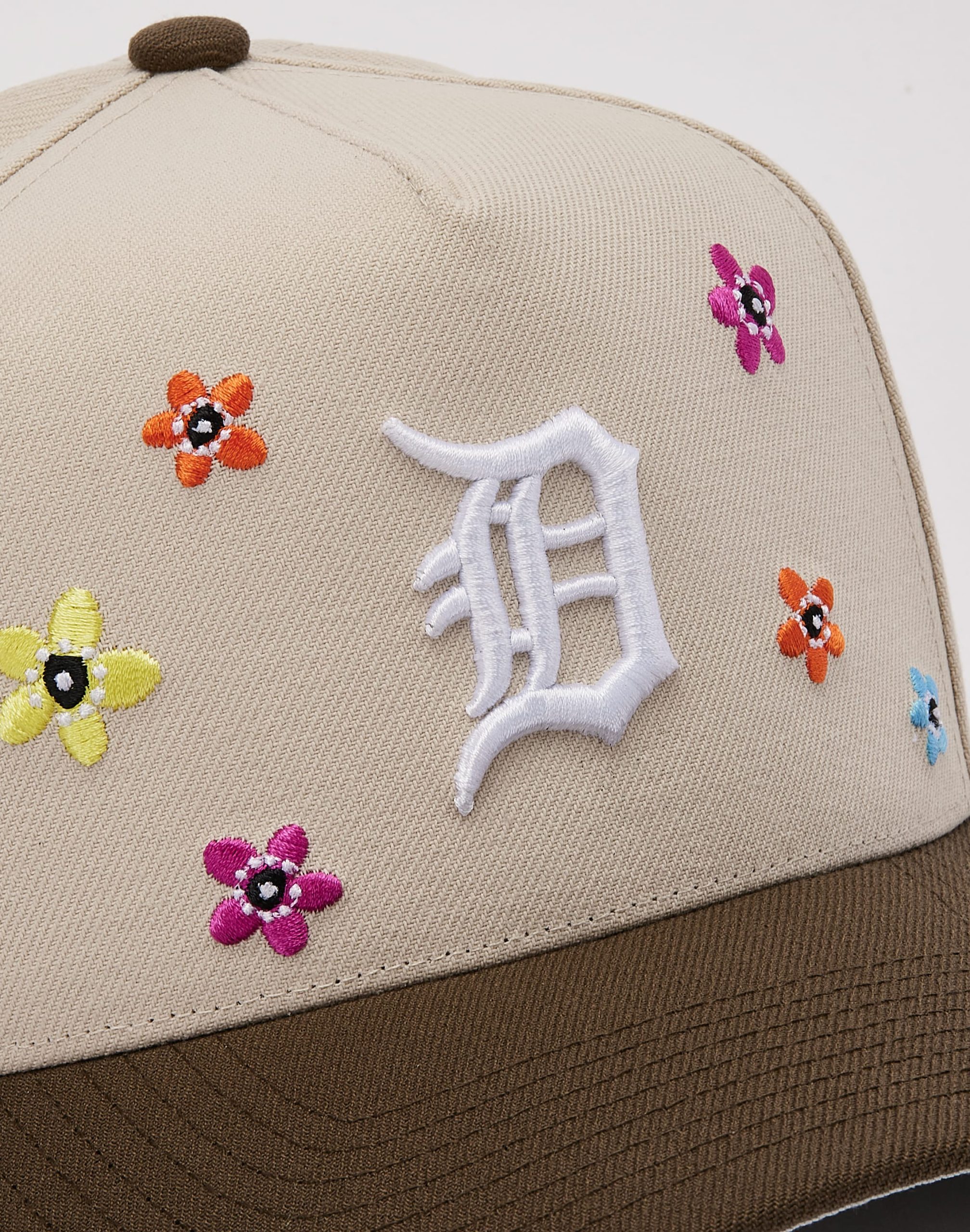 Mitchell & Ness MLB Detroit Tigers Flower Child Pro Pinch Snapback Hat - Image 4