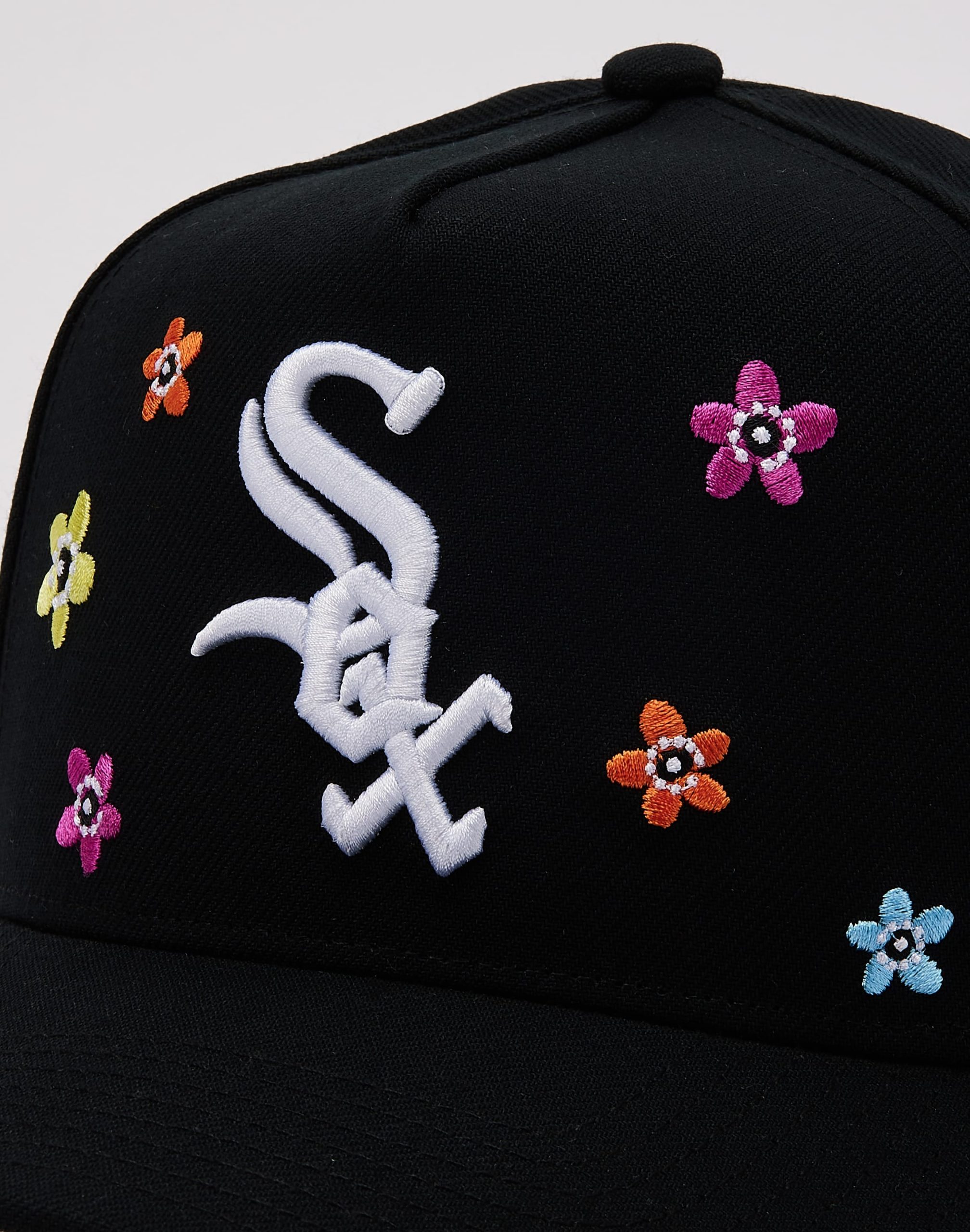 Mitchell & Ness MLB Chicago White Sox Flower Child Pro Pinch Snapback Hat - Image 4