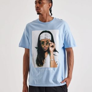 Merch Traffic Aaliyah Rock The Boat Tee