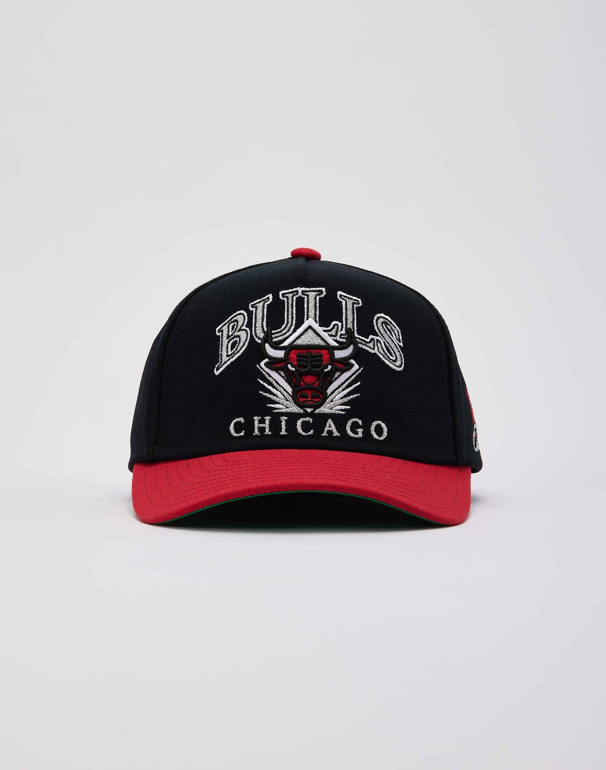 Mitchell & Ness NBA Chicago Bulls Pro Pinch Snapback Hat - Image 2