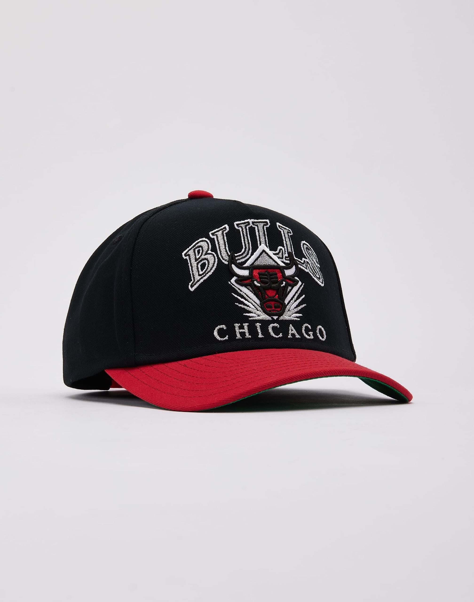 Mitchell & Ness NBA Chicago Bulls Pro Pinch Snapback Hat - Image 3