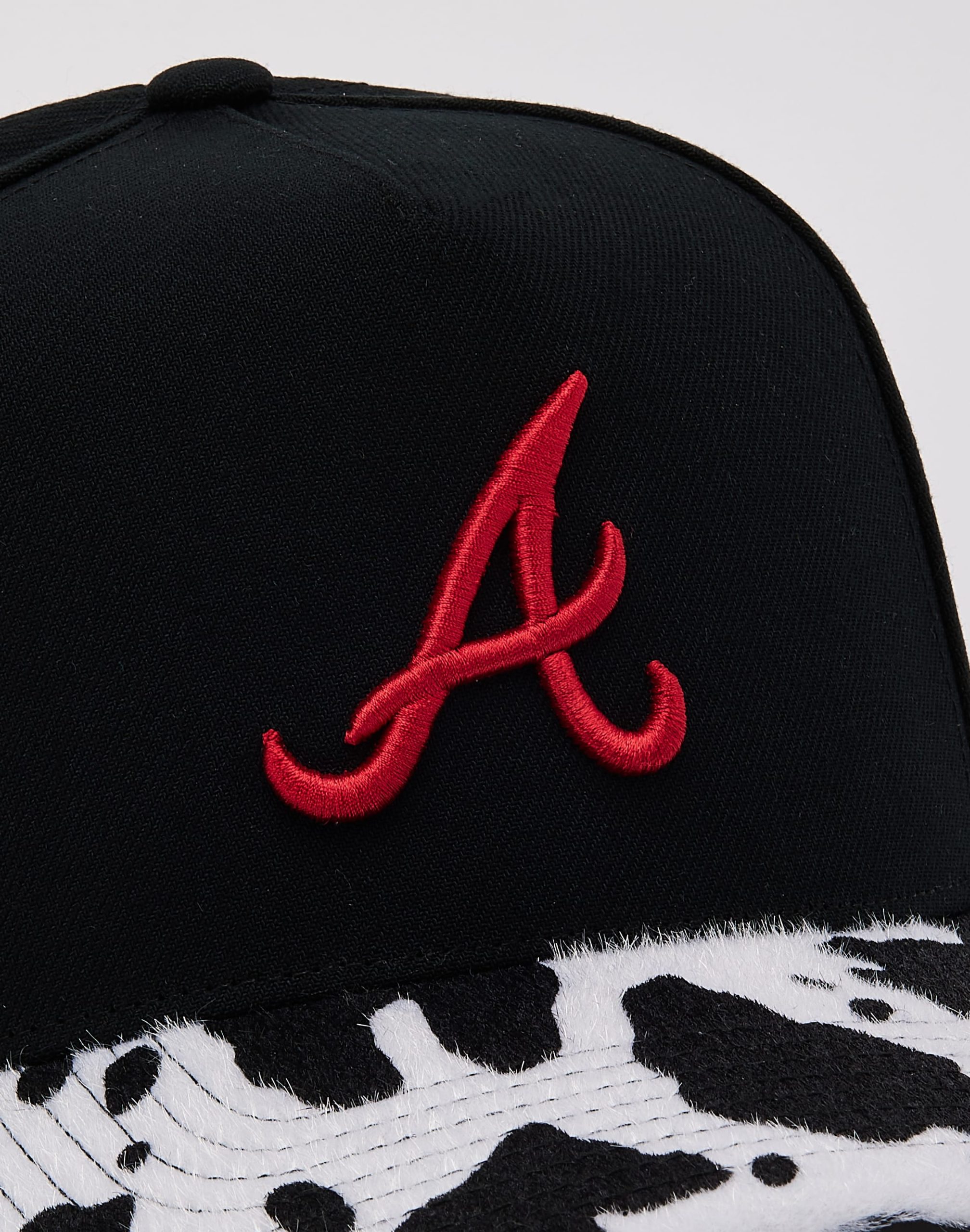 Mitchell & Ness MLB Atlanta Braves Rocky Road Pro Pinch Snapback Hat - Image 4