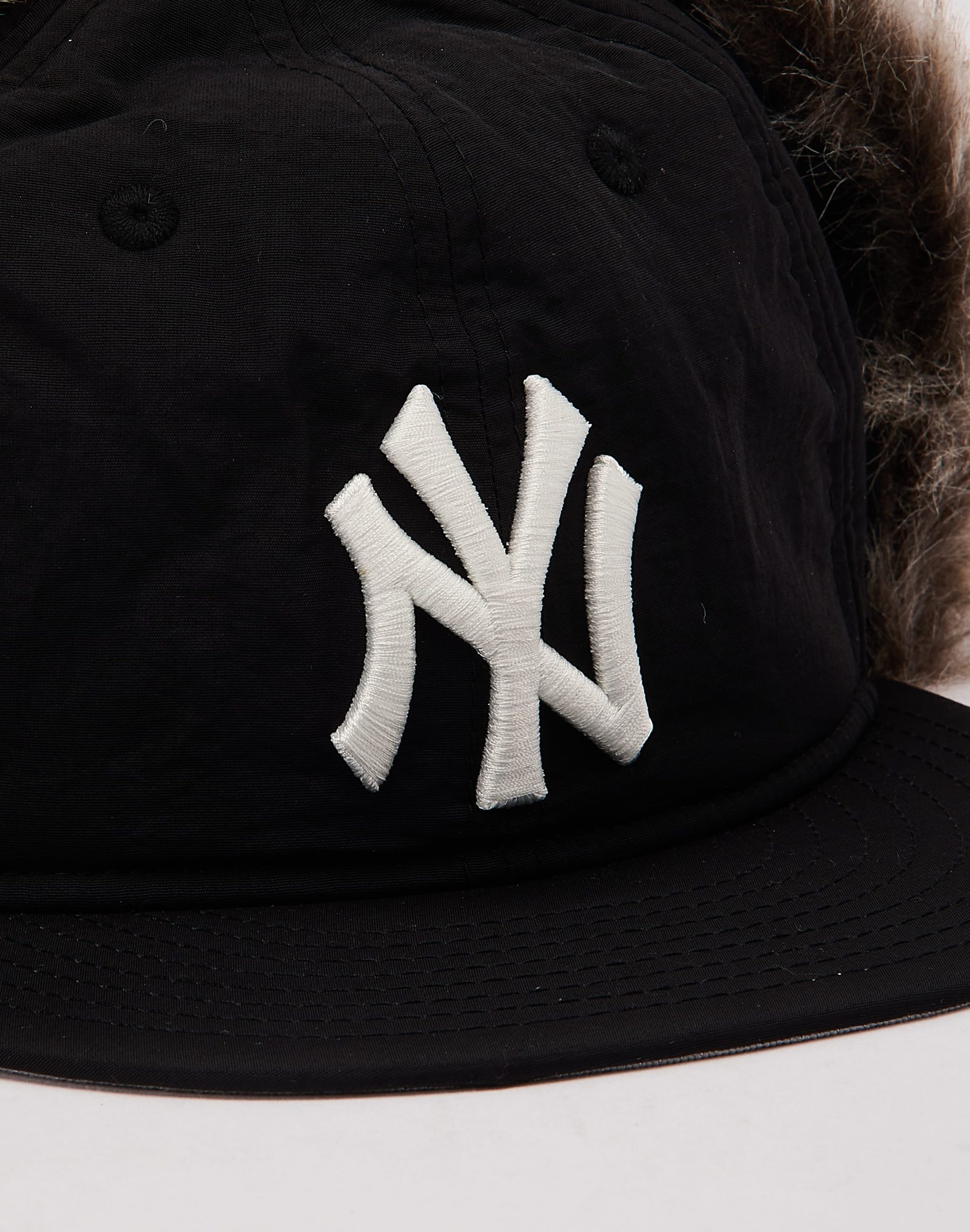 New Era MLB New York Yankees Winter Dog Ear 59Fifty Fitted Hat - Image 4
