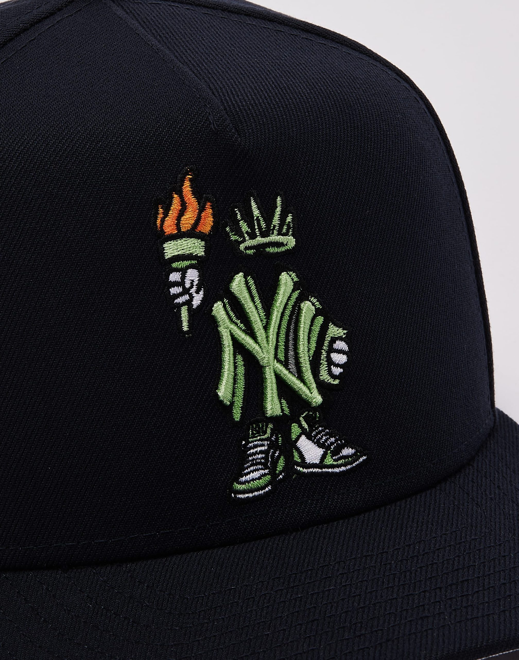 New Era MLB New York Yankees 9Fifty A-Frame Cartoon Snapback - Image 4