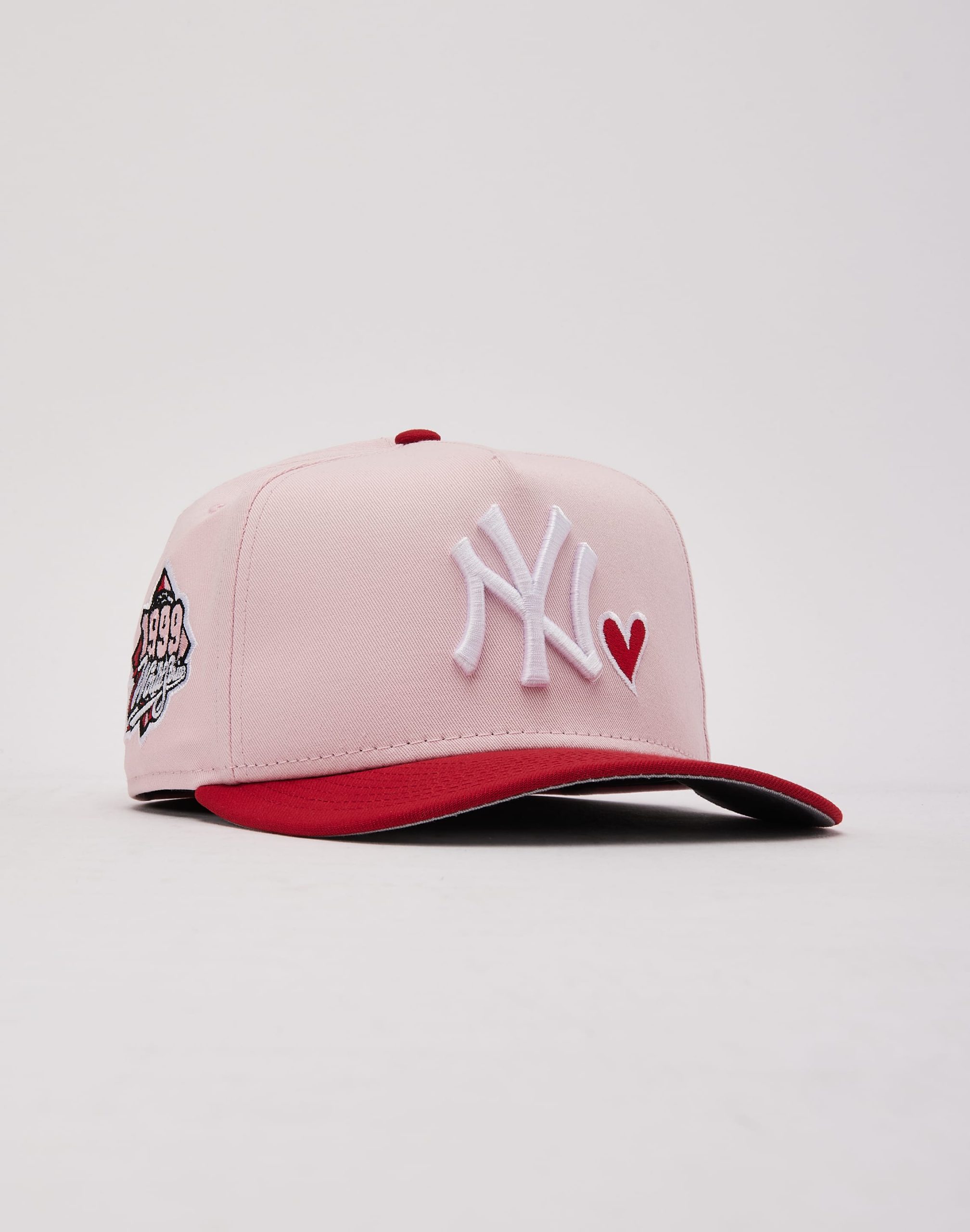 New Era MLB New York Yankees Heart 9Fifty A-Frame Snapback Hat - Image 3
