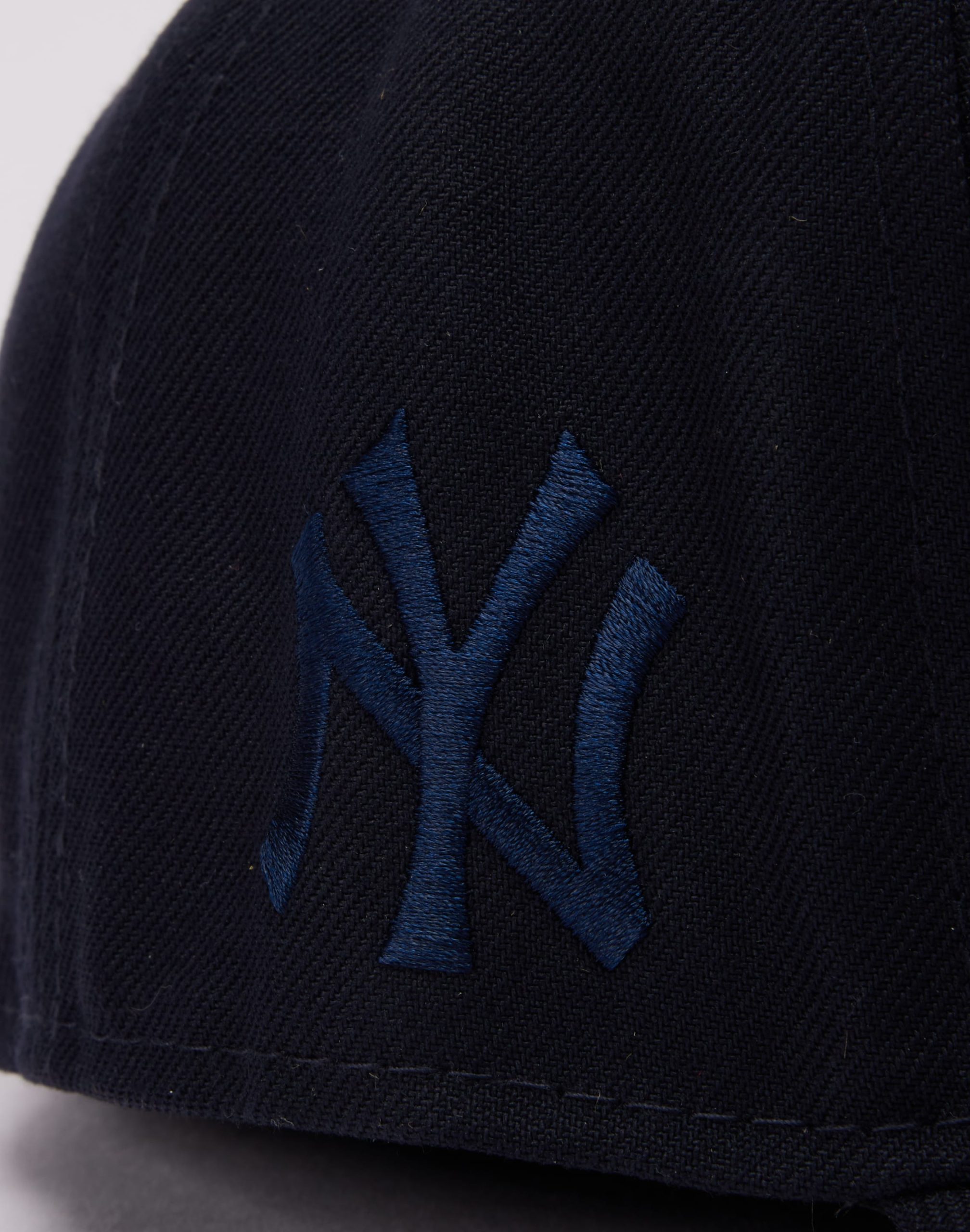 New Era MLB New York Yankees Fence 59Fifty Fitted Hat - Image 4