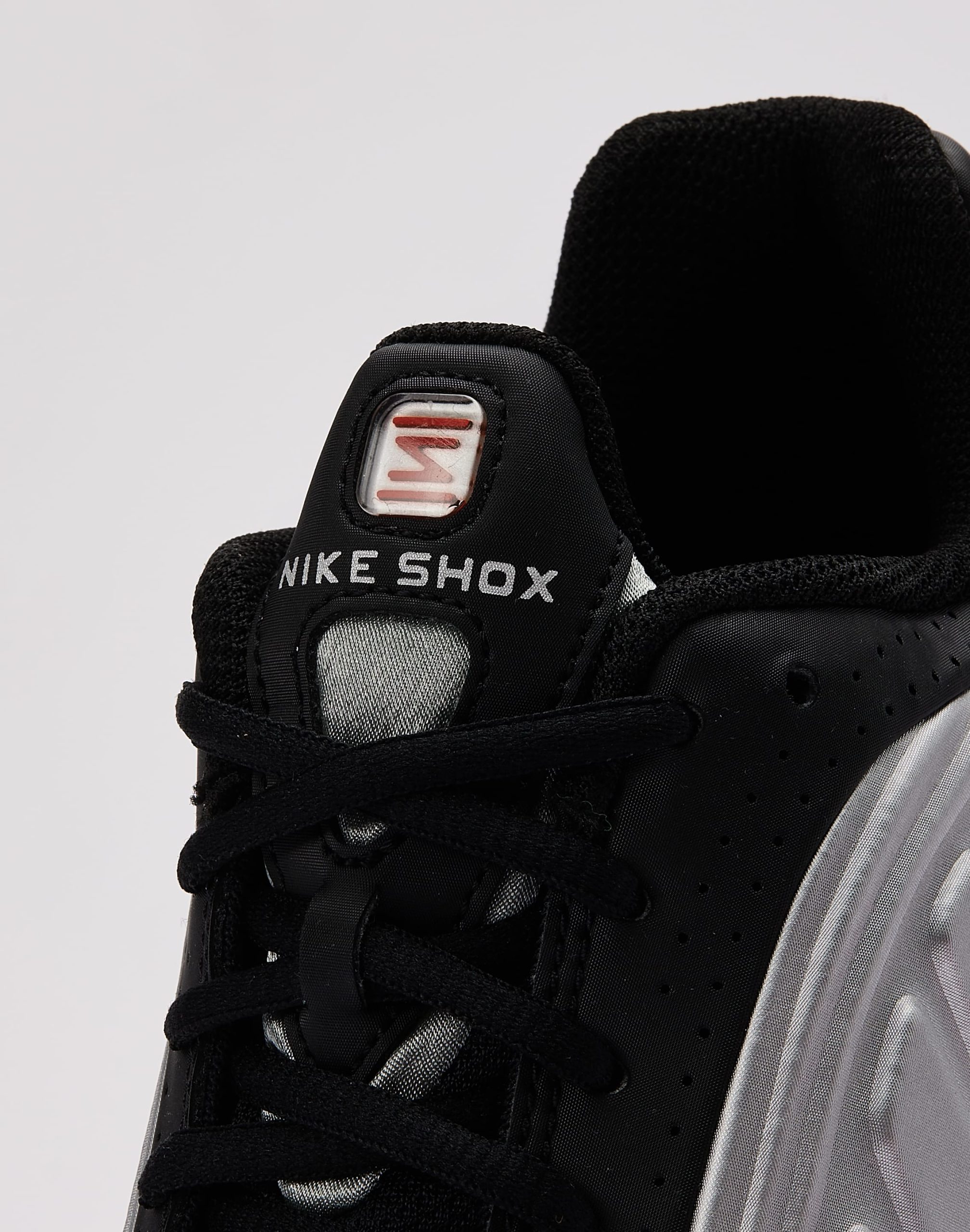 Nike Shox R4 Grade-School - Image 5
