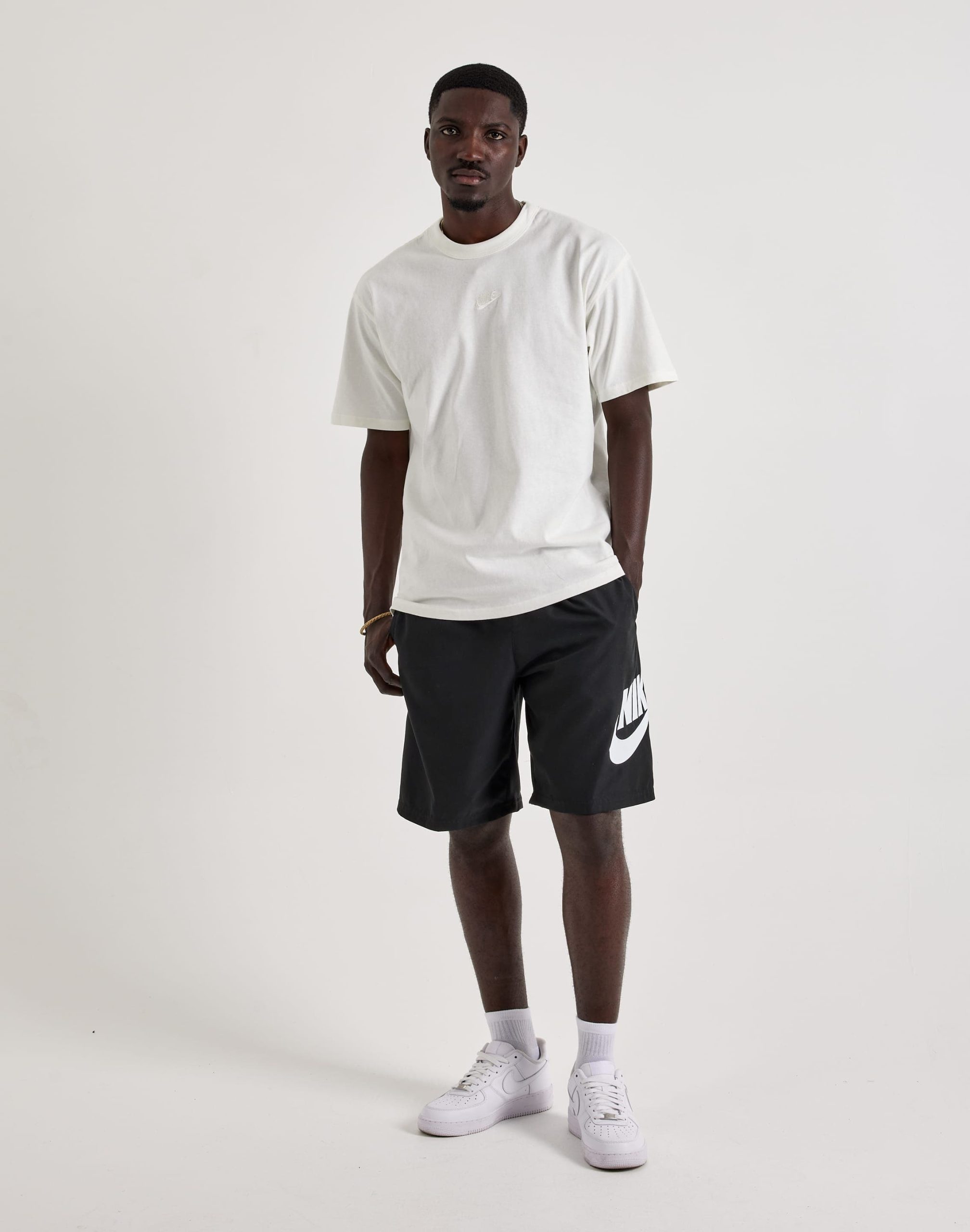 Nike Premium Essentials Tee - Image 4