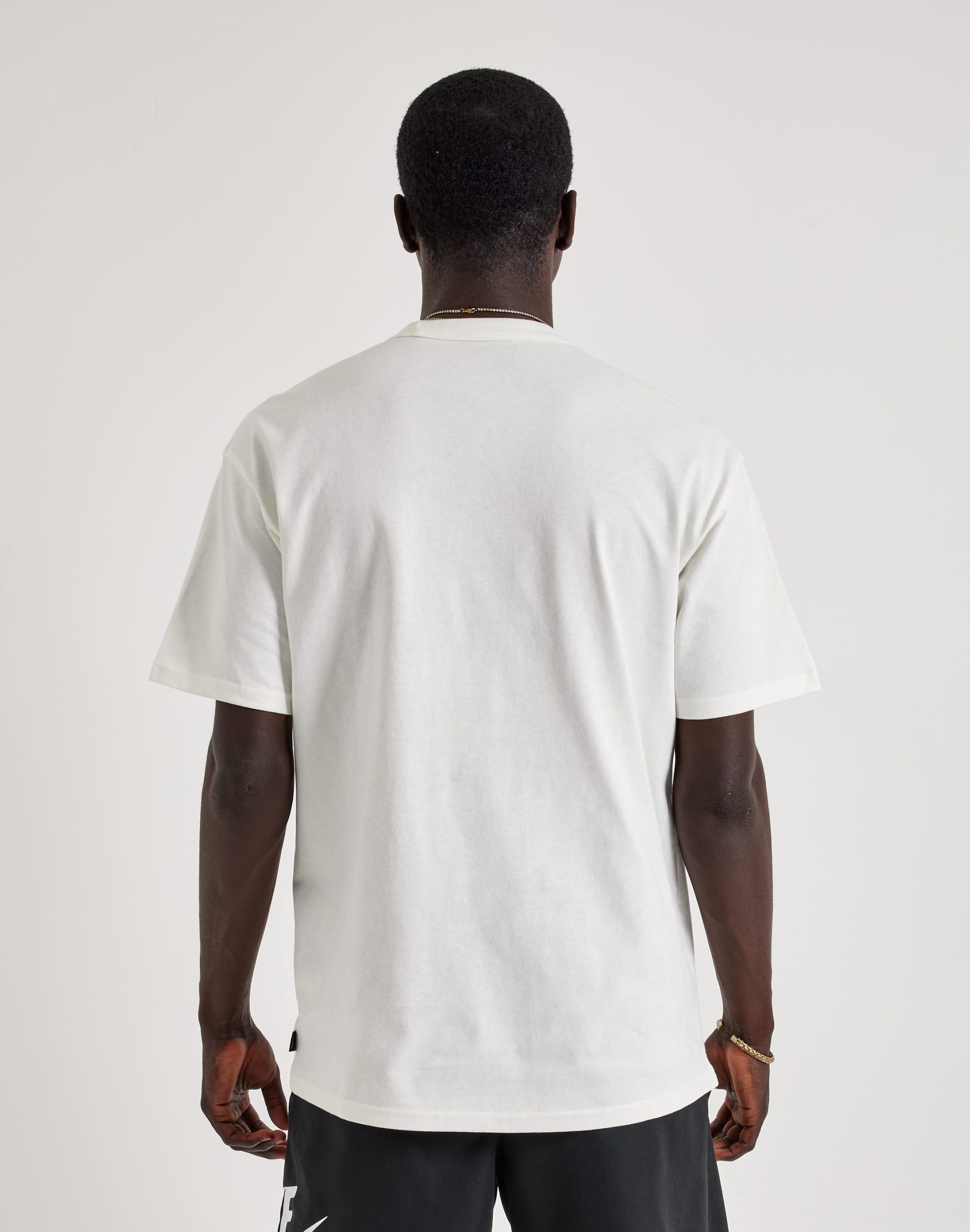 Nike Premium Essentials Tee - Image 3