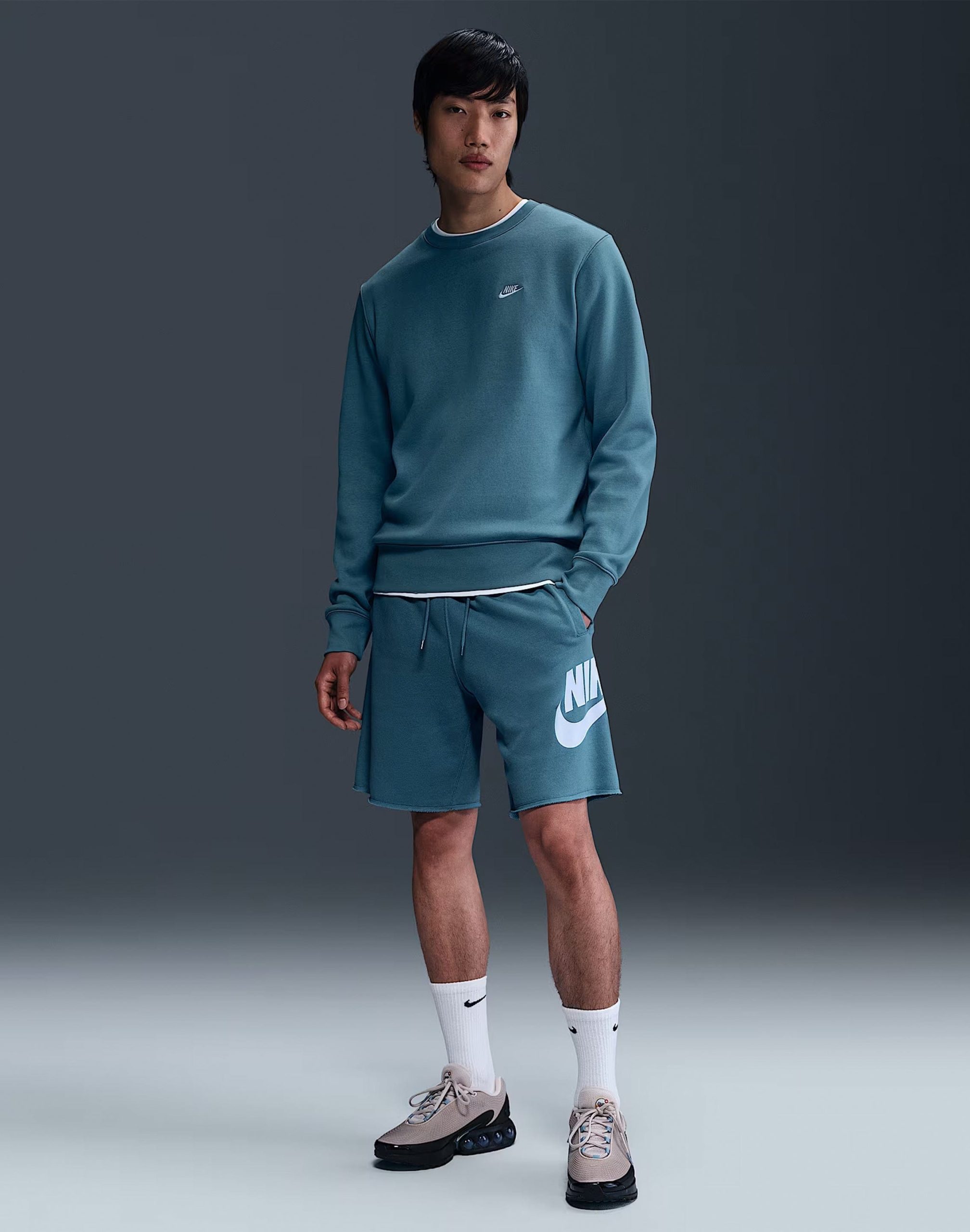 Nike Club French Terry Alumni Shorts - Image 3