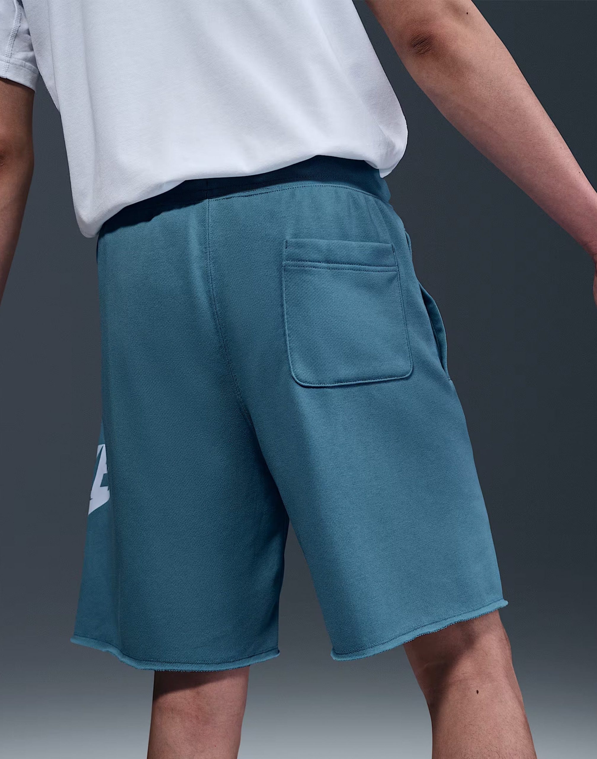 Nike Club French Terry Alumni Shorts - Image 2