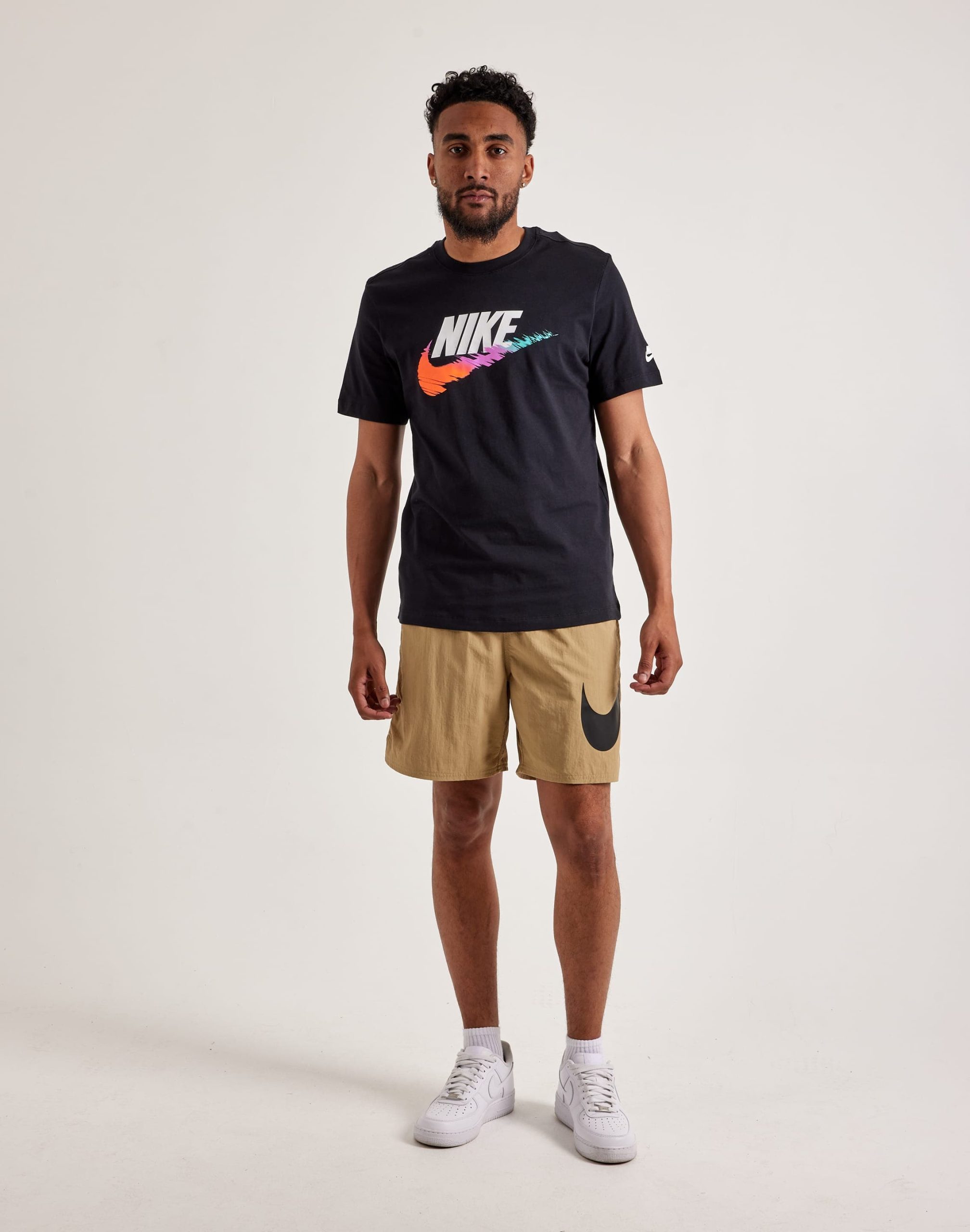 Nike Sportswear Tee - Image 4