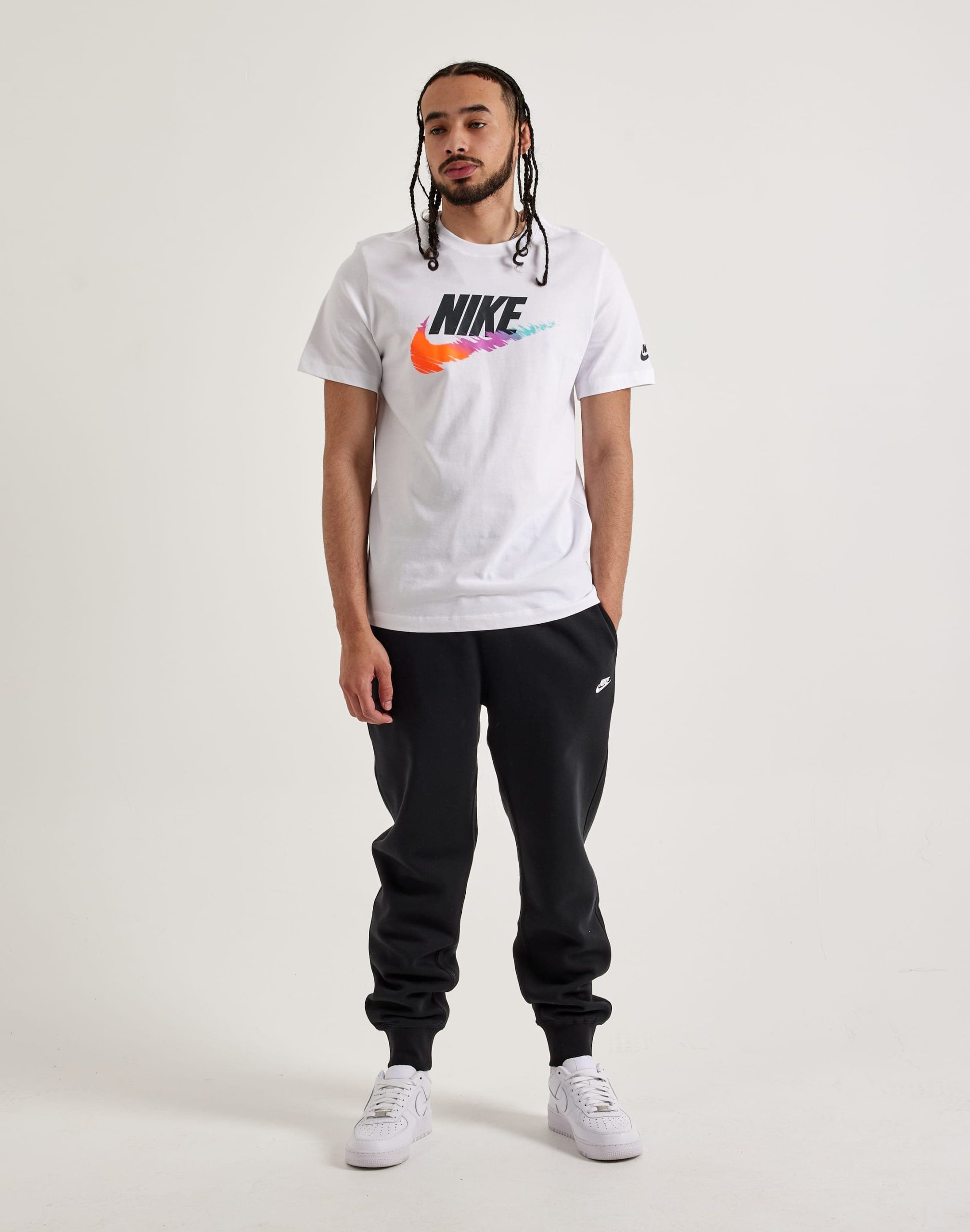 Nike Sportswear Tee - Image 4
