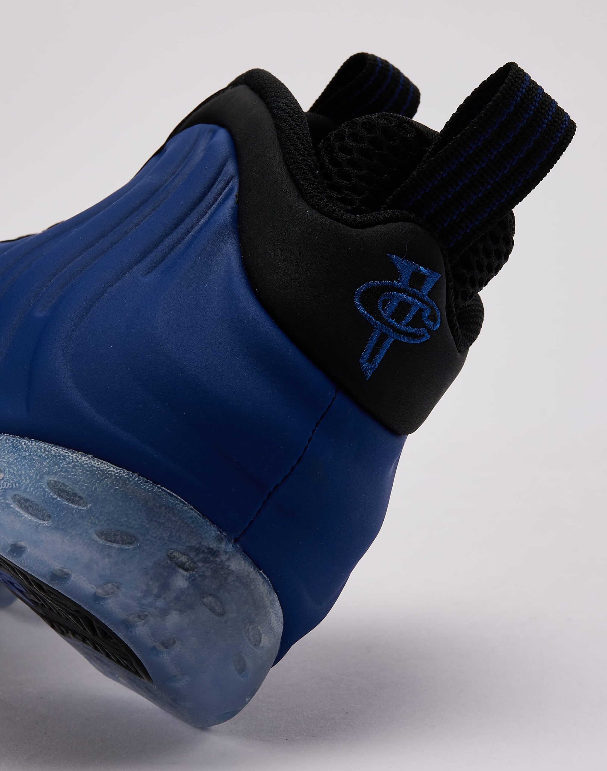 Nike Air Foamposite One 'Deep Royal' - Image 5