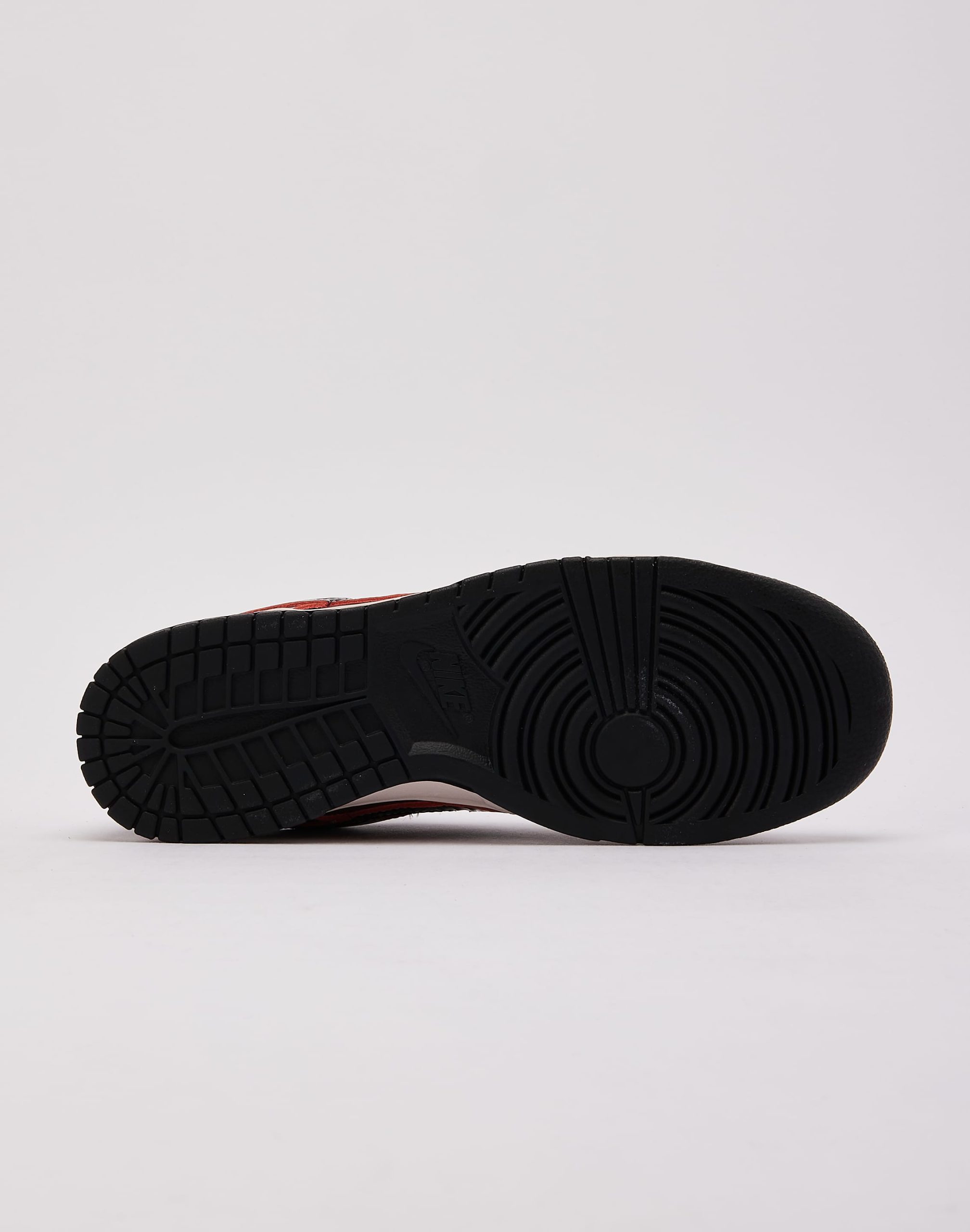 Nike Dunk Low Retro SE - Image 4