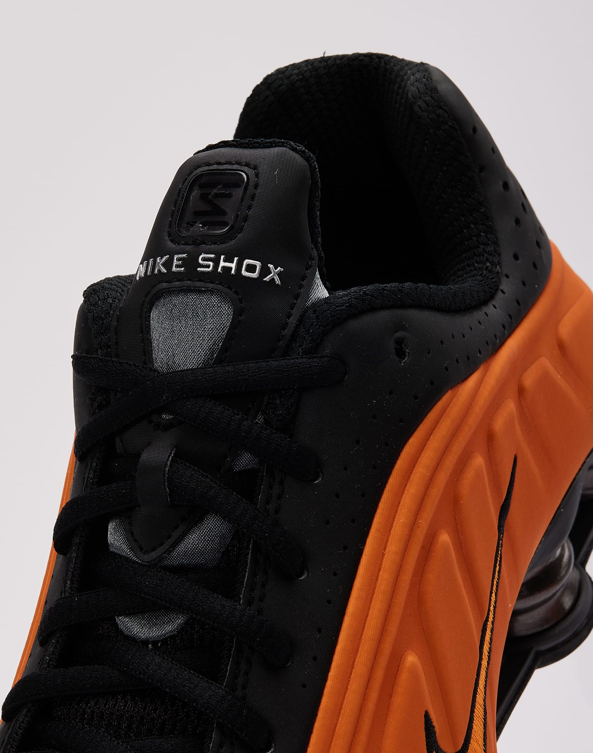 Nike Shox R4 - Image 5