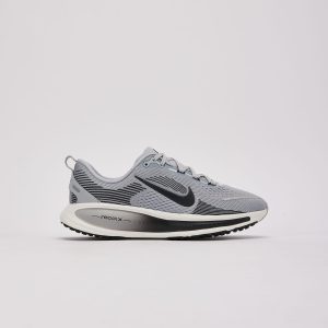 Nike Vomero 18 Grade-School