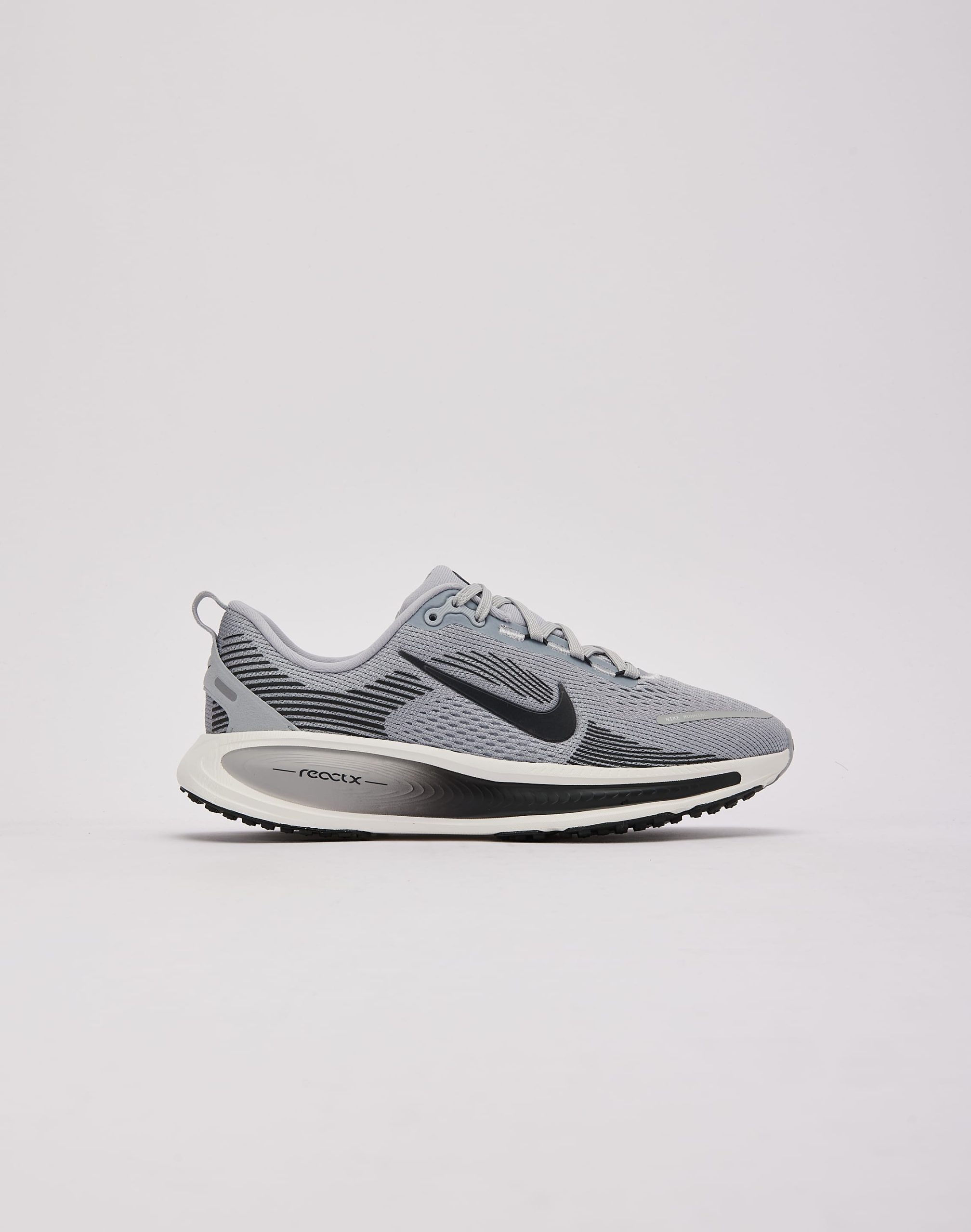 Nike Vomero 18 Grade-School