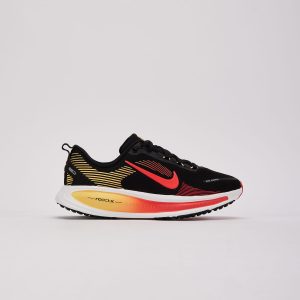 Nike Vomero 18 Grade-School