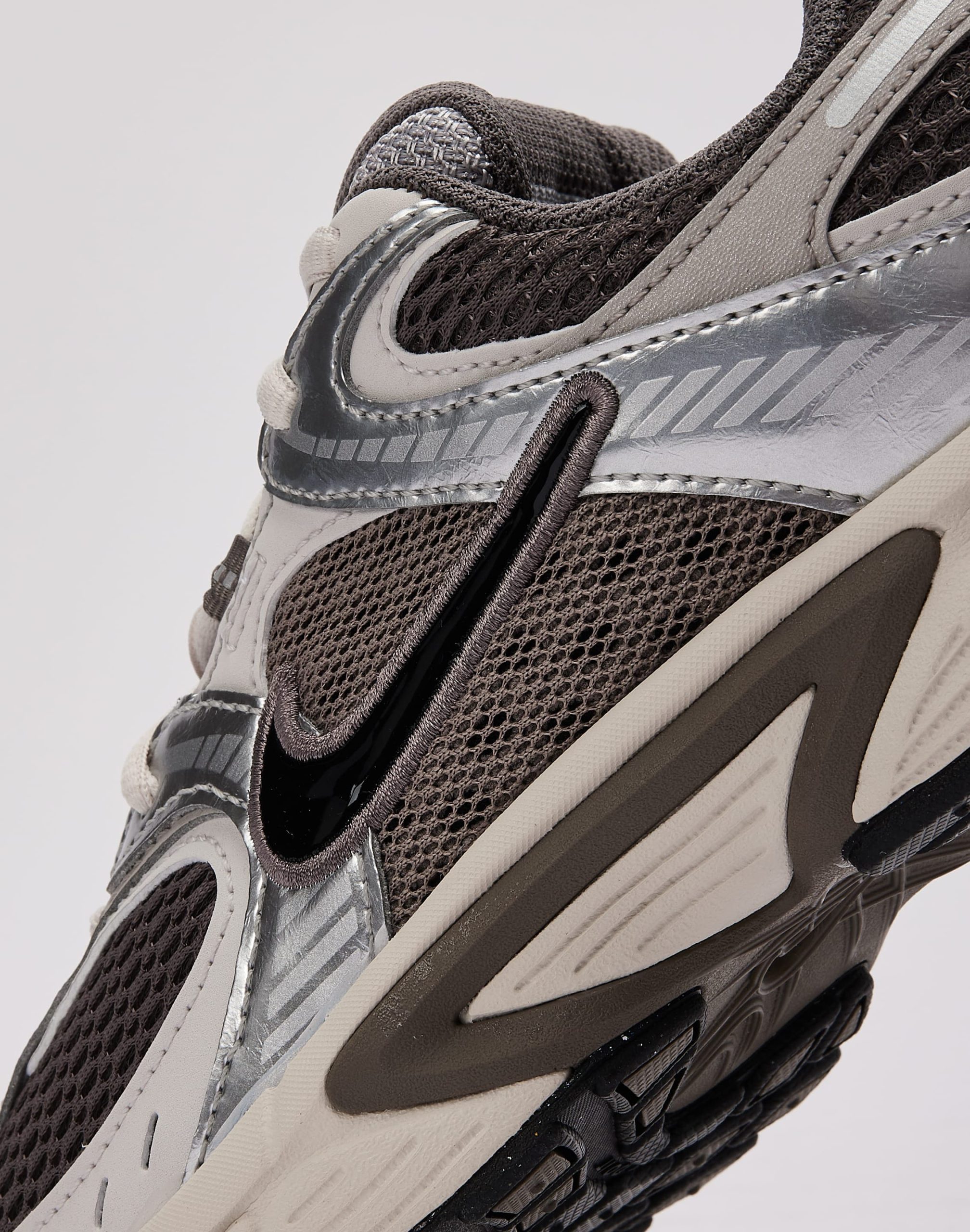 Nike V5 RNR Grade-School - Image 5