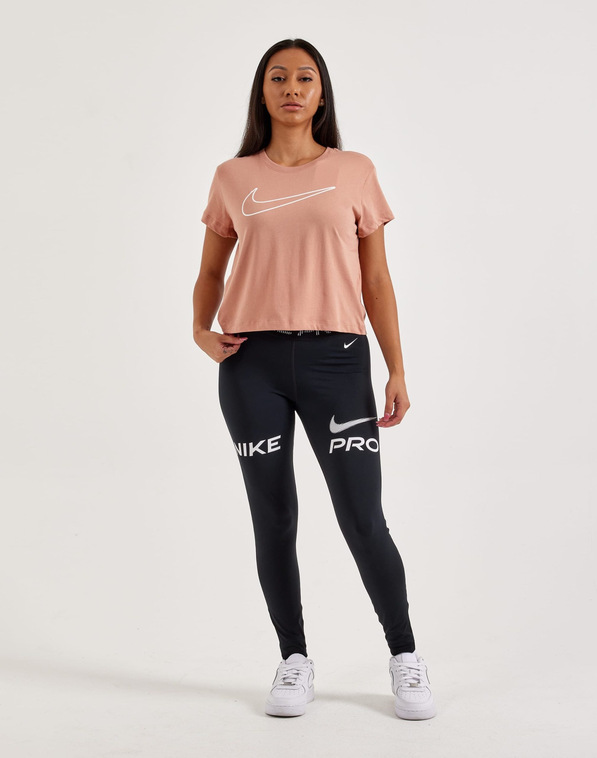 Nike Pro Mid-Rise 7/8 Leggings - Image 5
