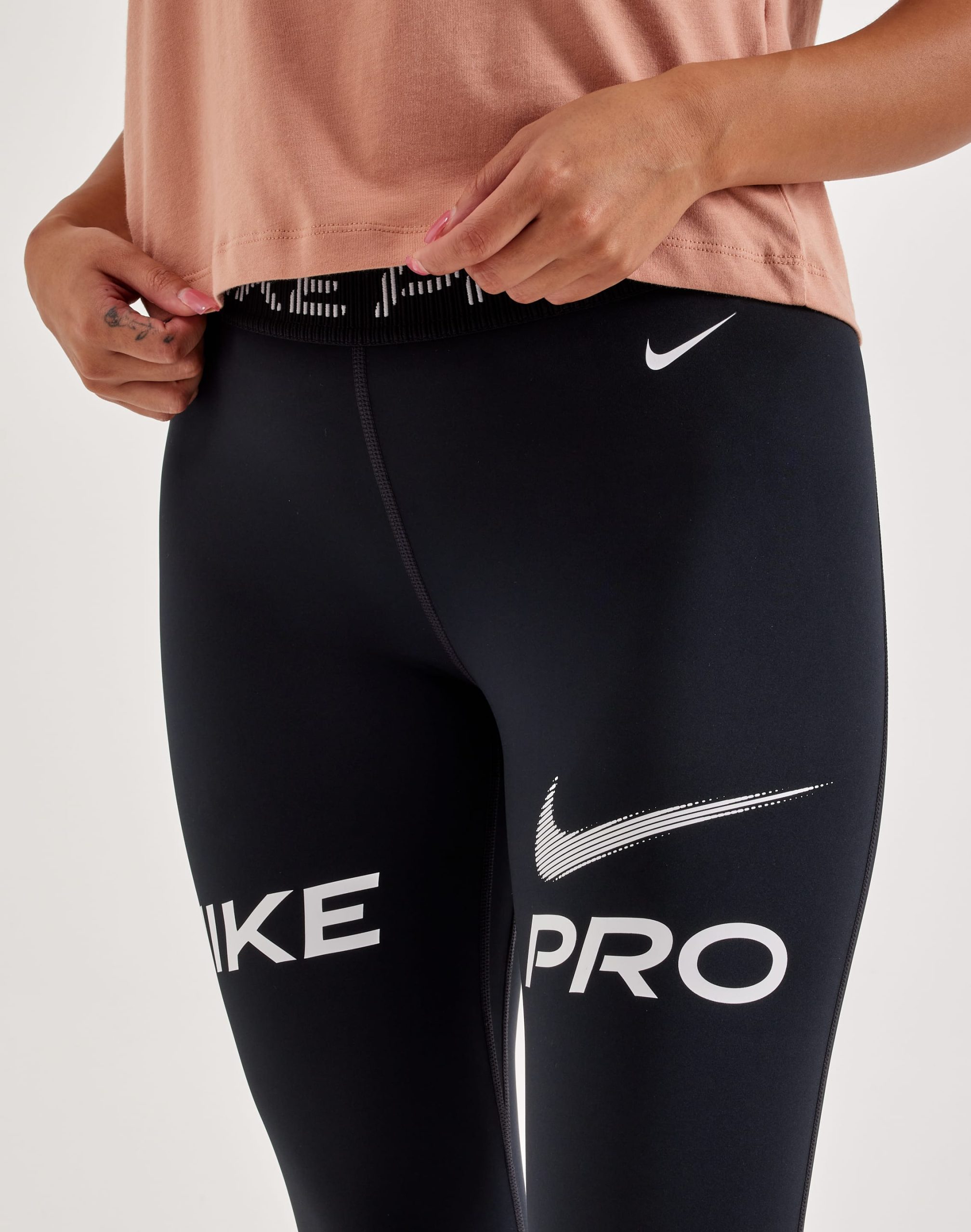 Nike Pro Mid-Rise 7/8 Leggings - Image 3