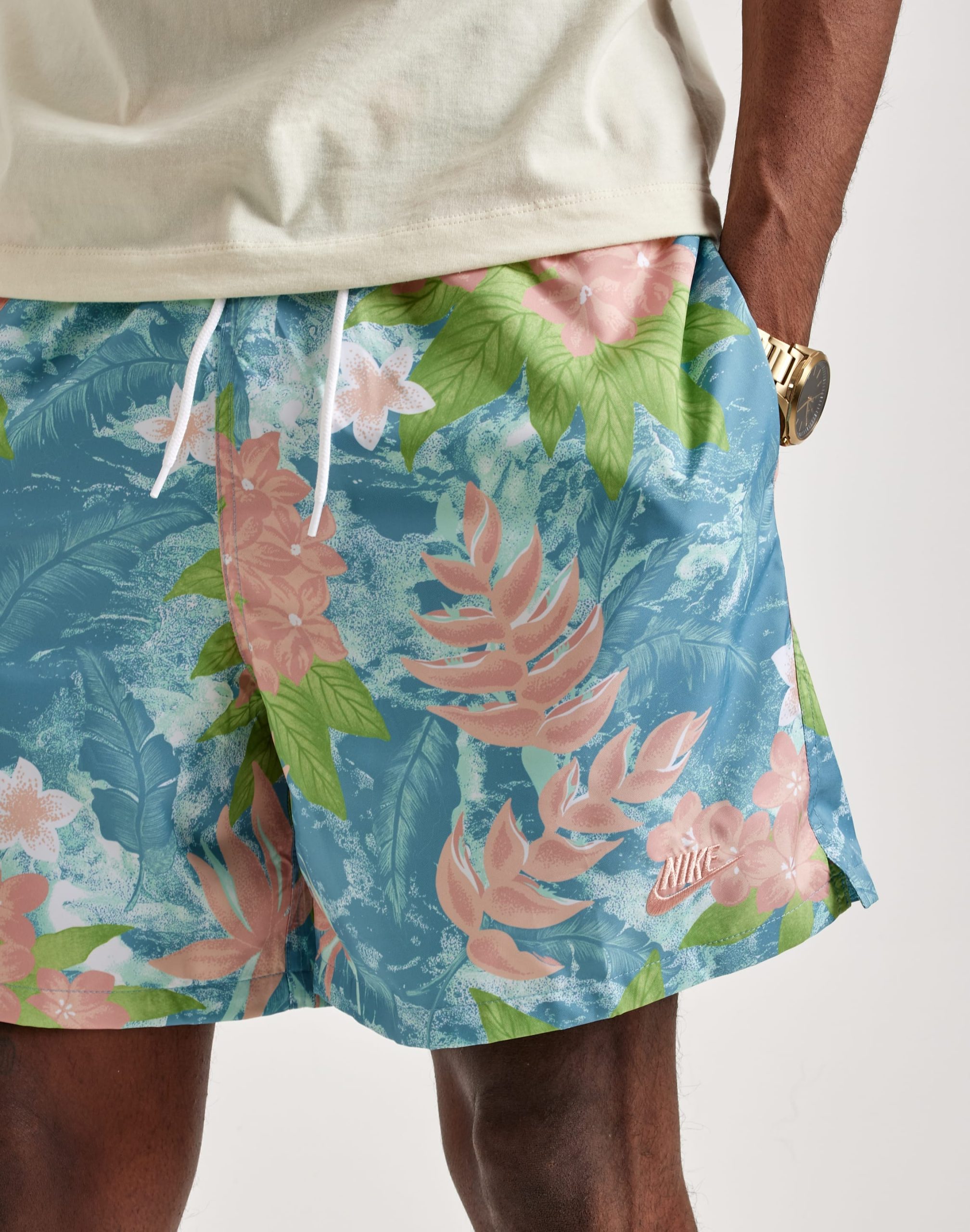 Nike Club Flow Shorts - Image 3