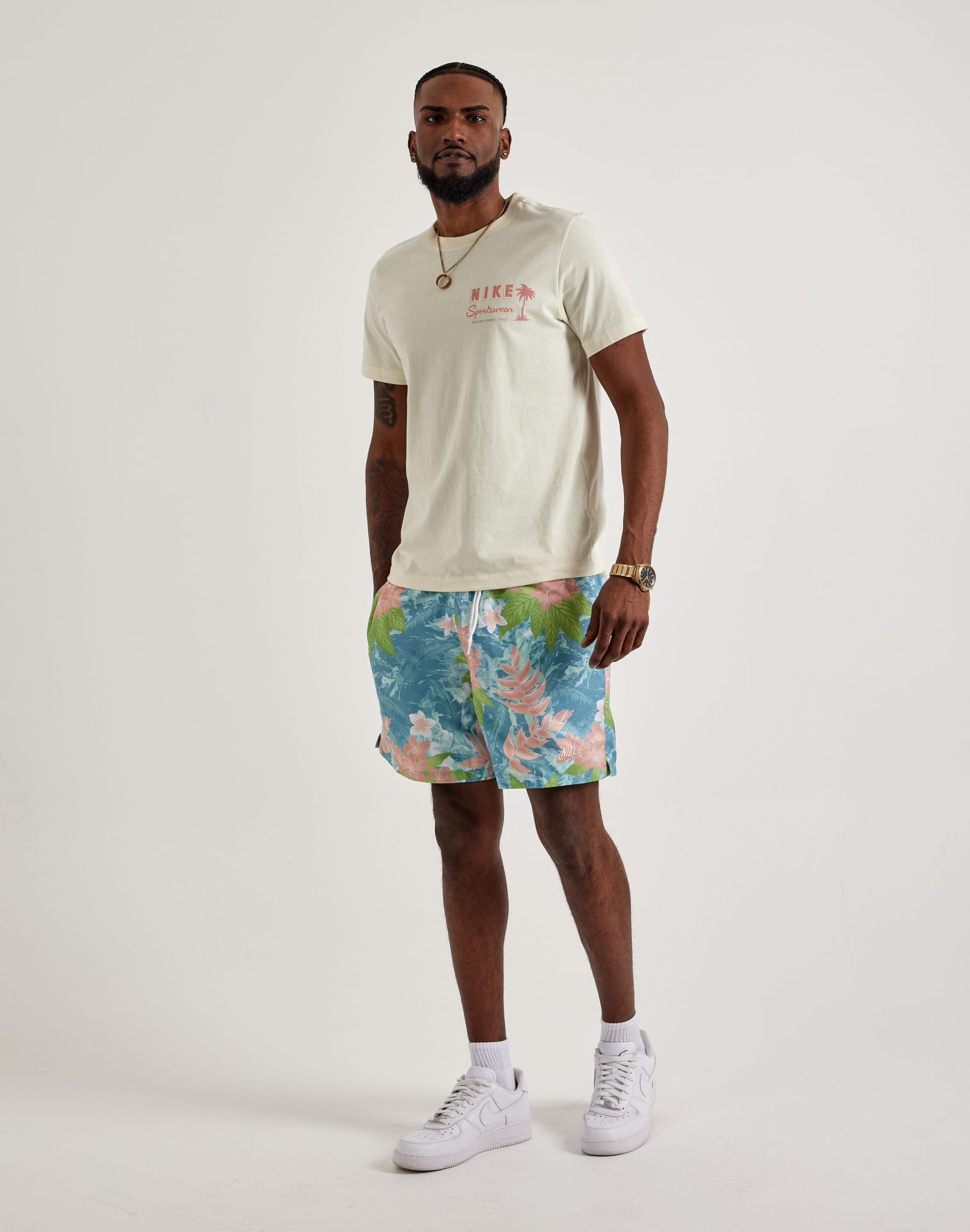Nike Sportswear Tee - Image 4