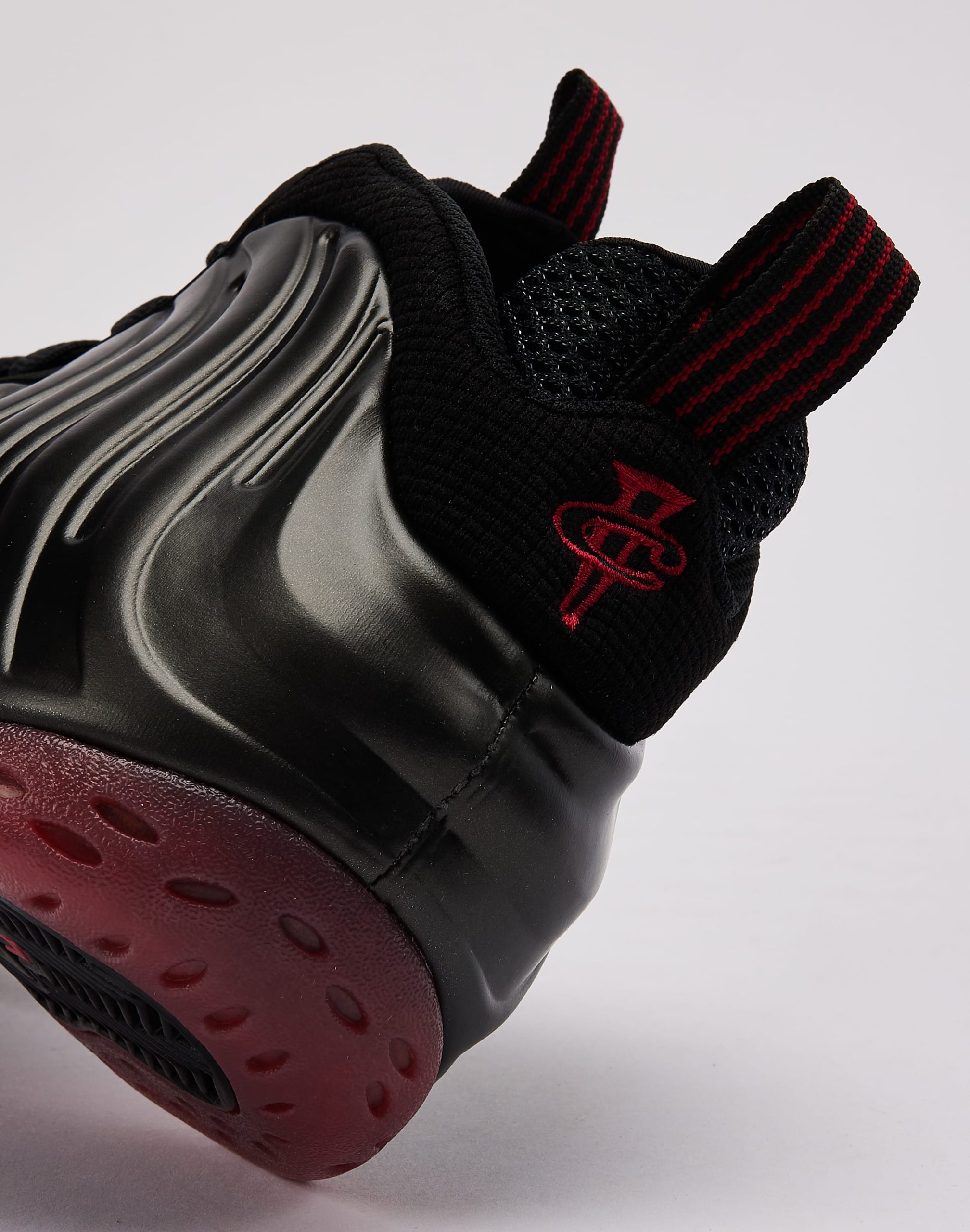 Nike Air Foamposite One 'Black and Varsity Red' - Image 5