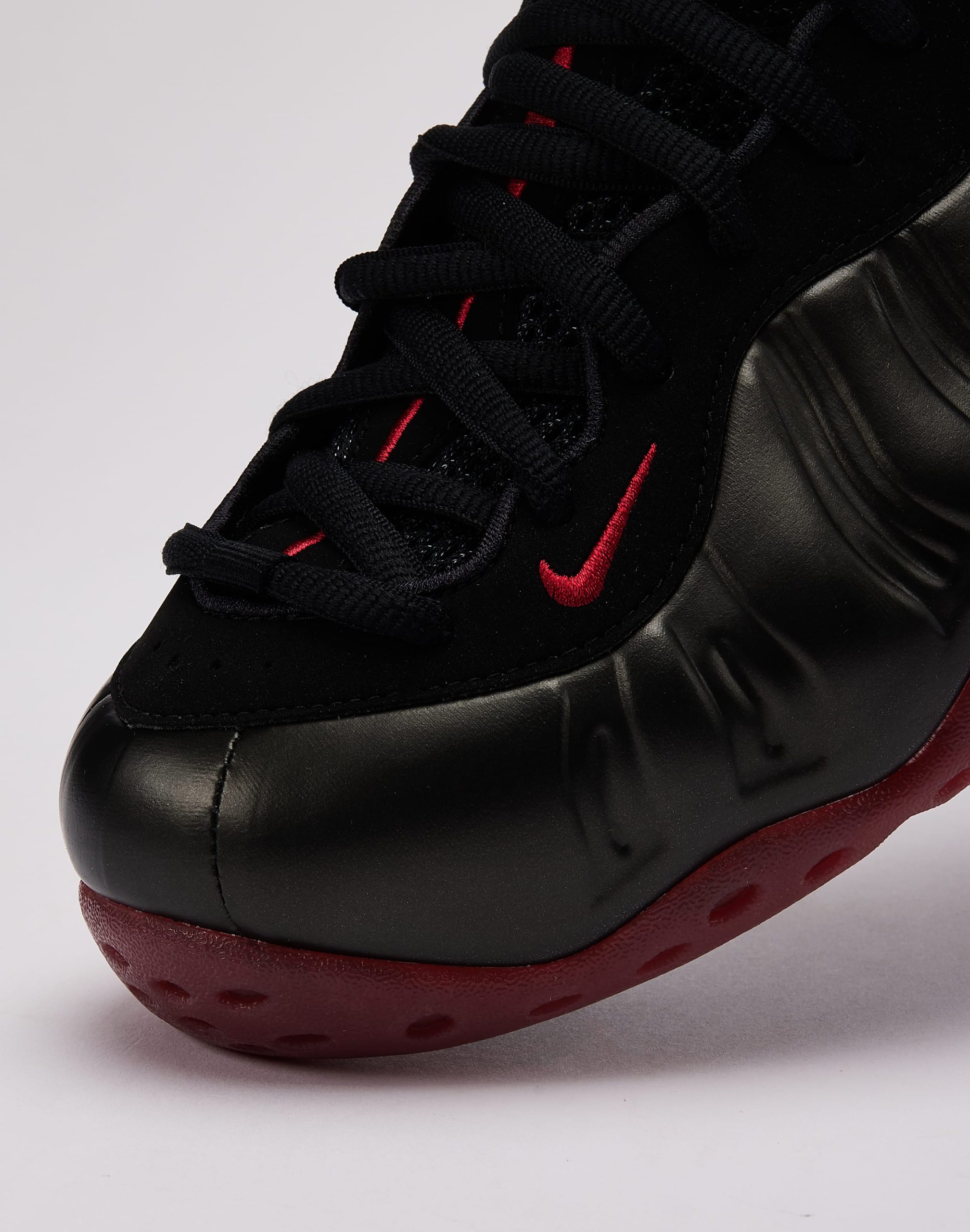 Nike Air Foamposite One 'Black and Varsity Red' - Image 6