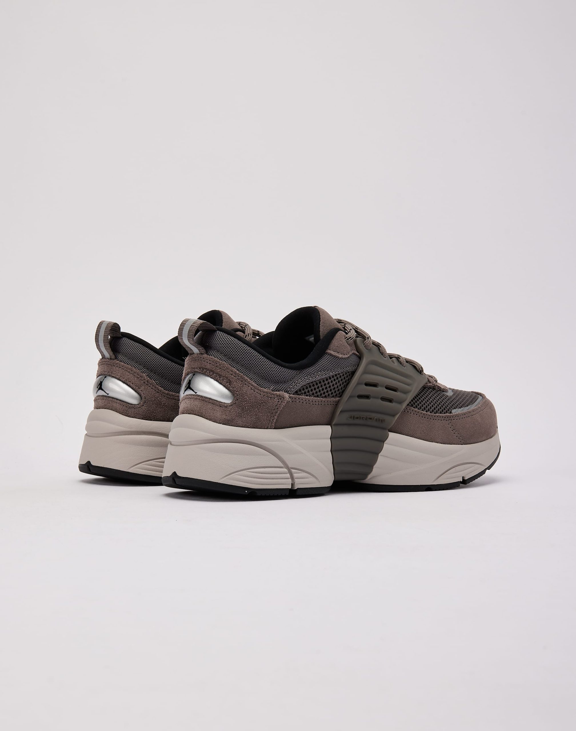 Jordan Trunner O/S - Image 3