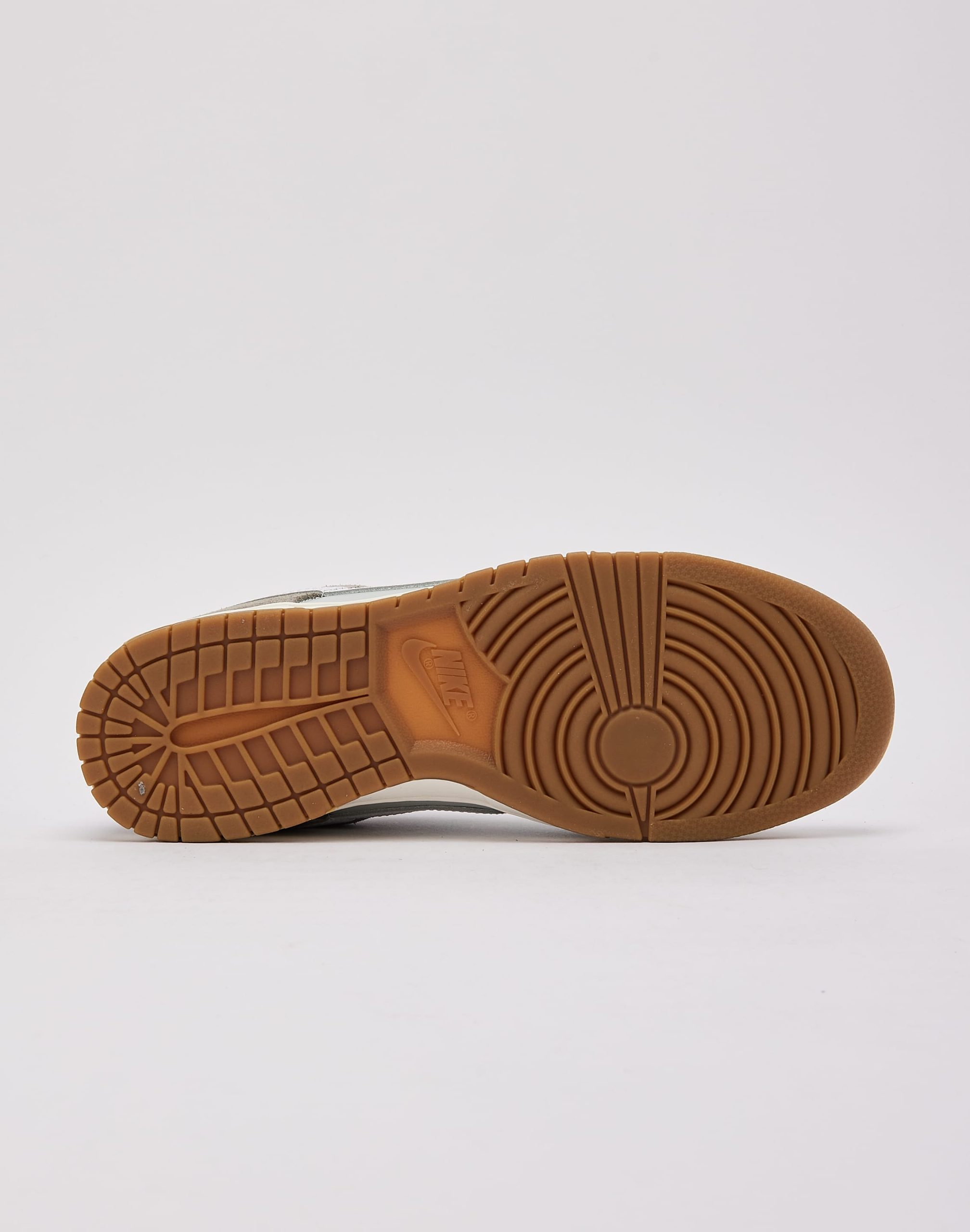 Nike Dunk Low Retro SE - Image 4