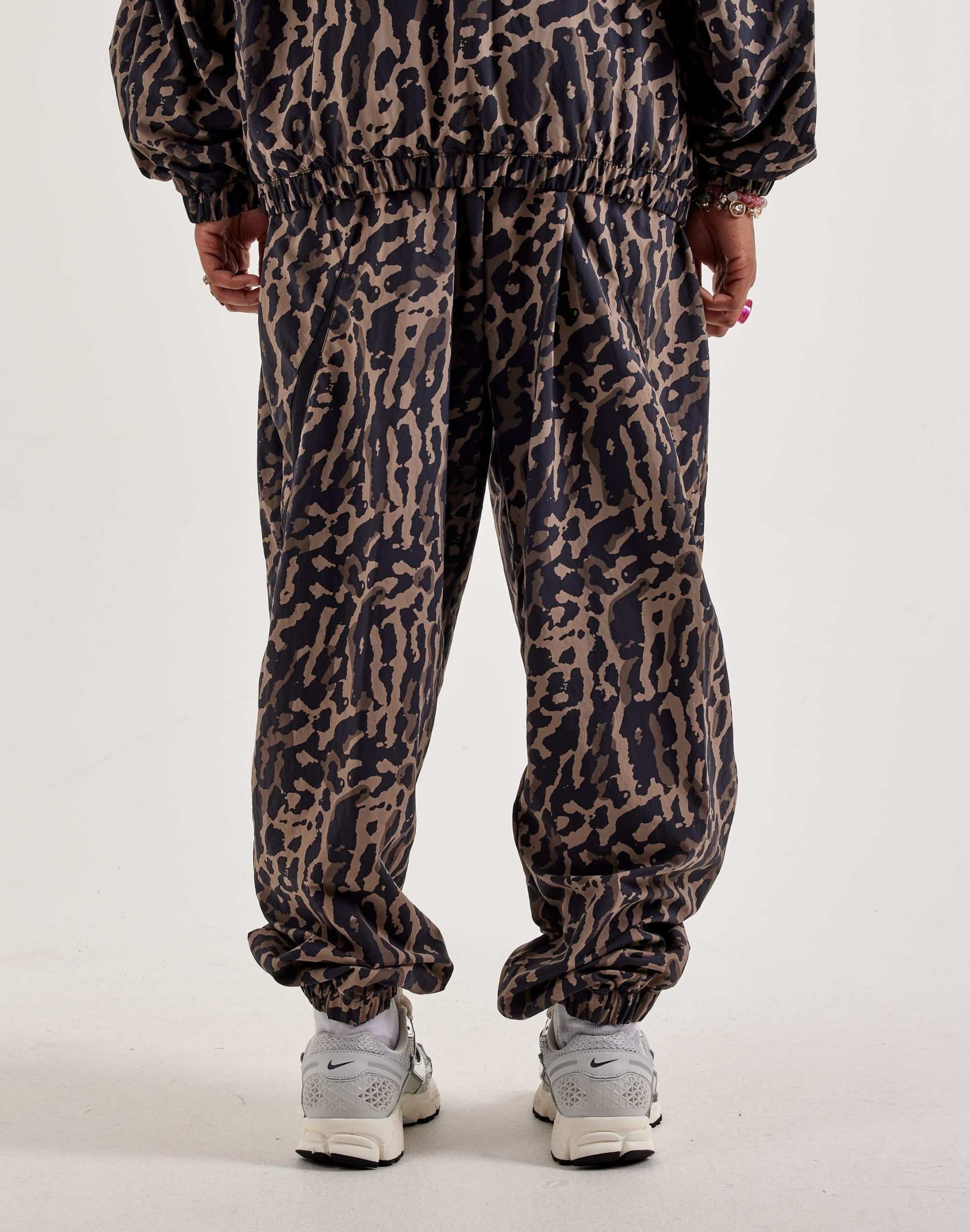 Nike Woven Hybrid Pants - Image 3