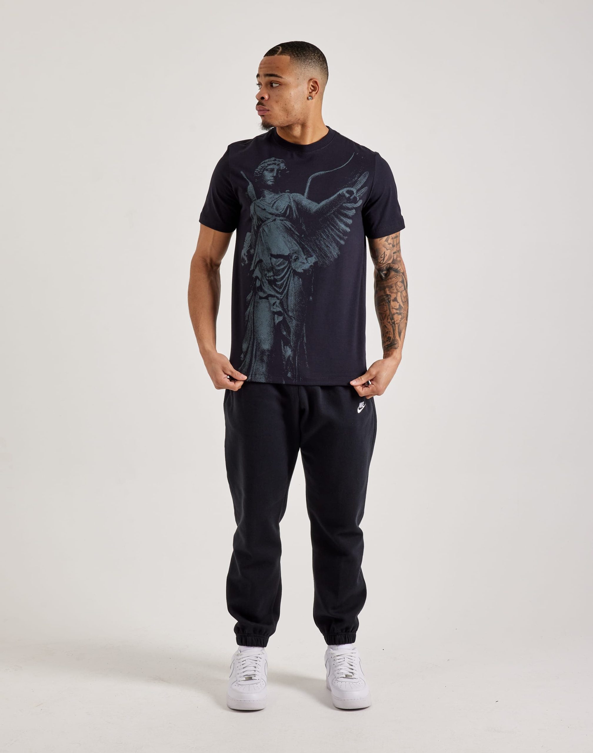 Nike Enshrined Tee - Image 4