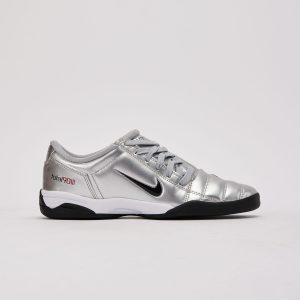 Nike Total 90