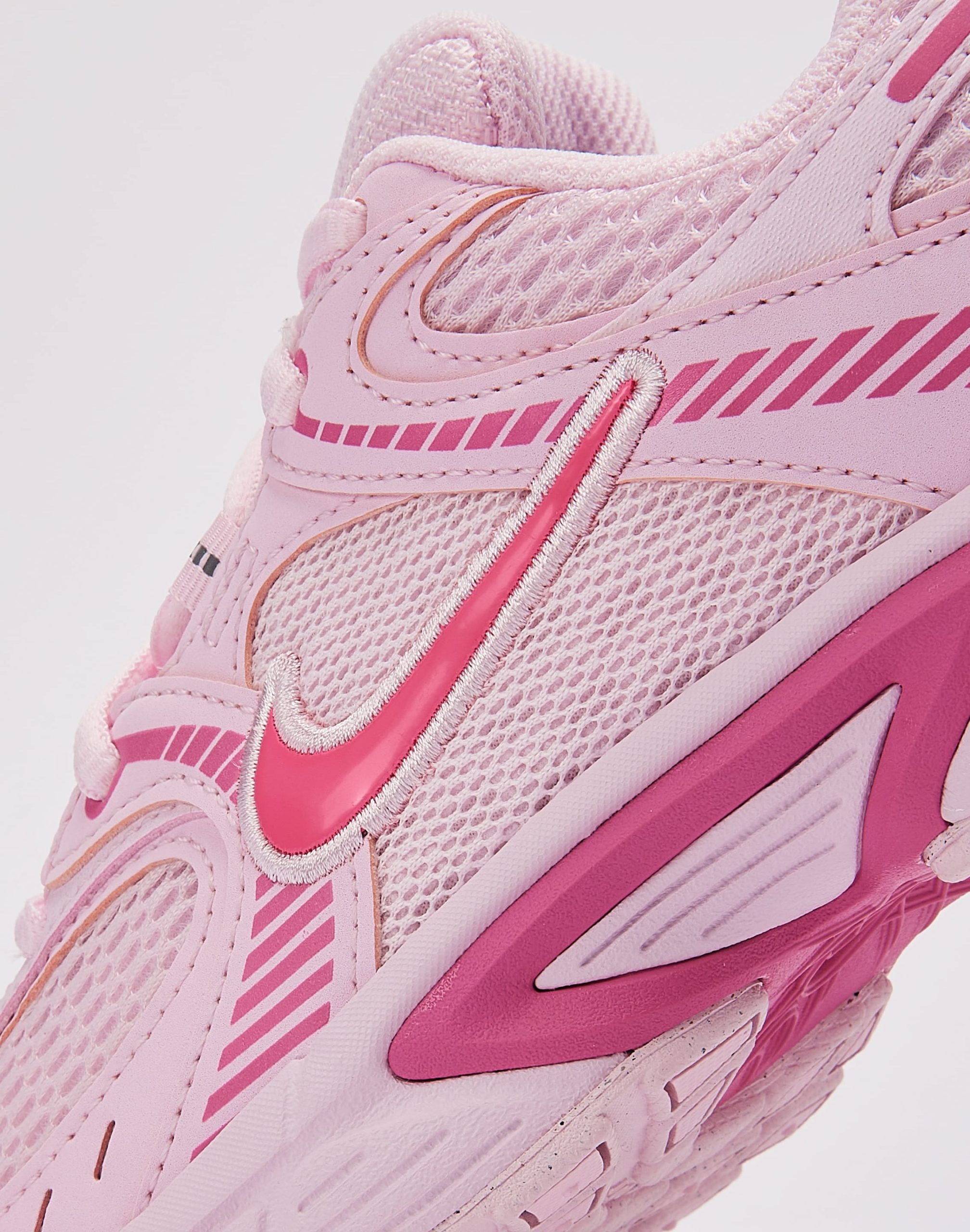 Nike V5 RNR Grade-School - Image 5