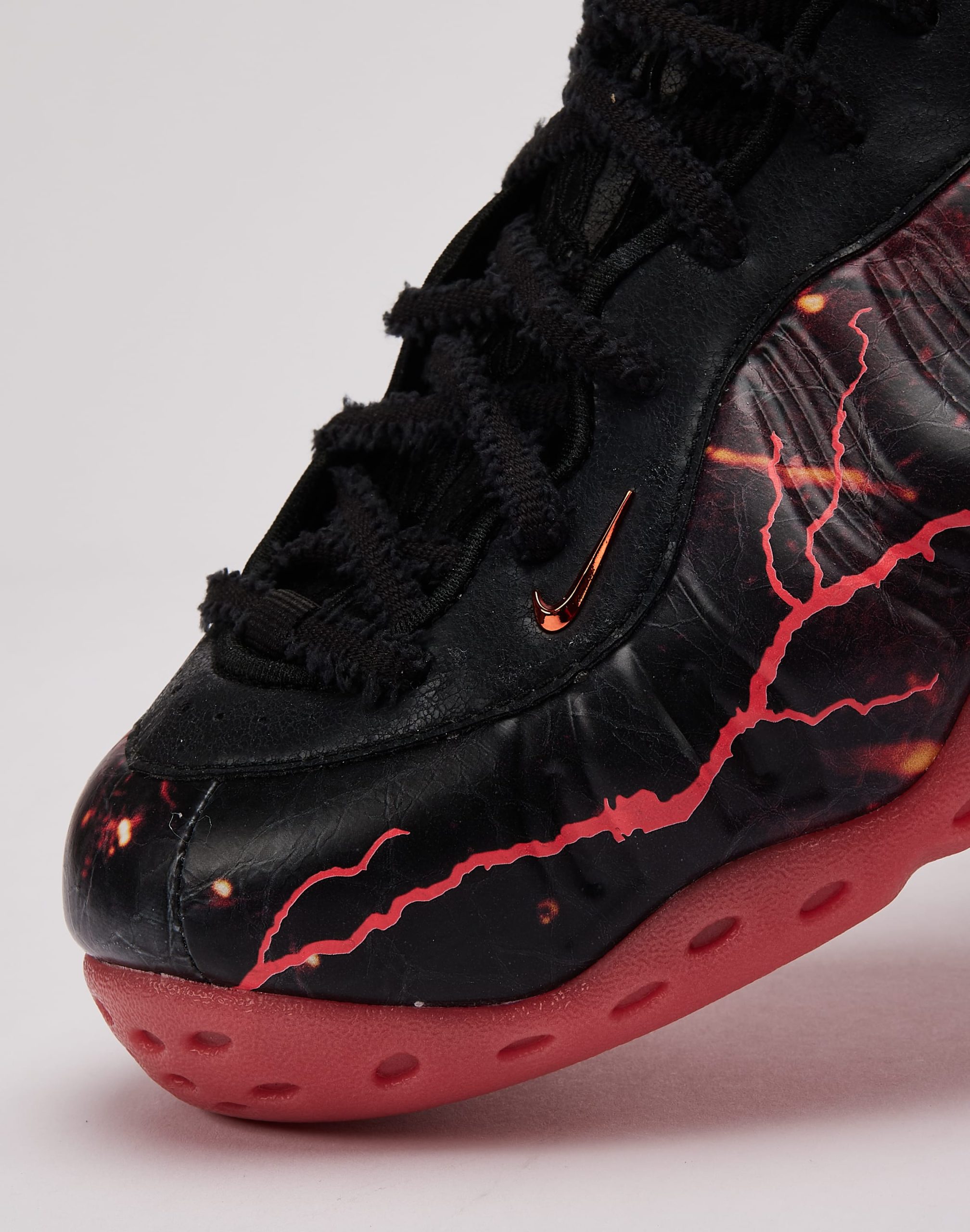 Nike Air Foamposite One PRM x Stranger Things 'Vecna' - Image 7