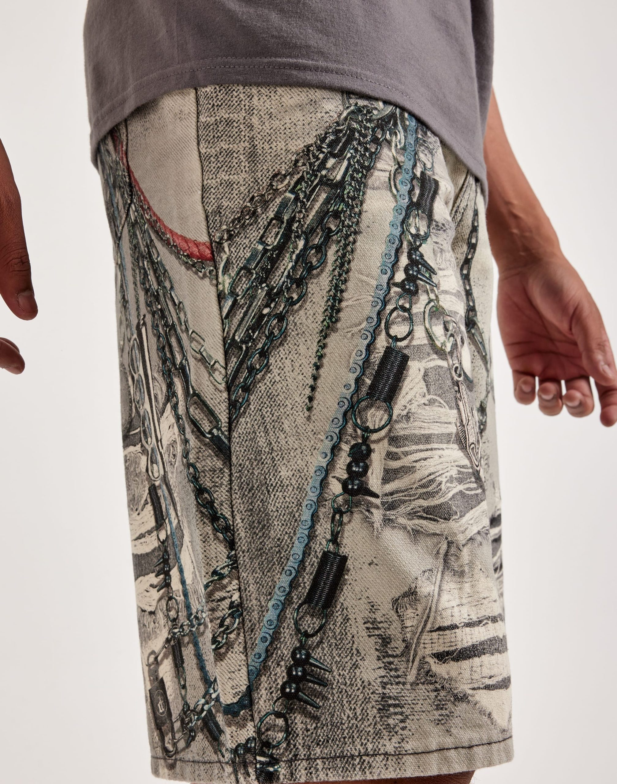 Preme Printed Chain Distressed Denim Shorts - Image 3